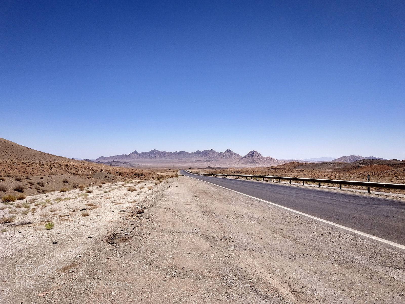Xiaomi MI 5s sample photo. Desert road photography