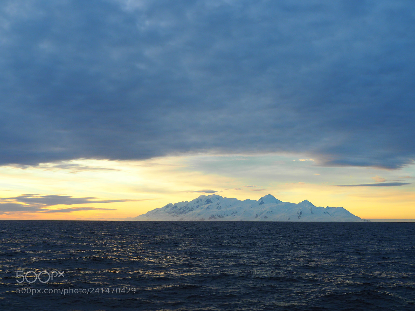 Olympus OM-D E-M5 II sample photo. Sunset on snow island photography