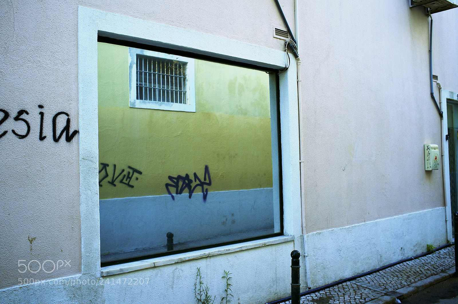 Fujifilm FinePix X100 sample photo. Reflection photography