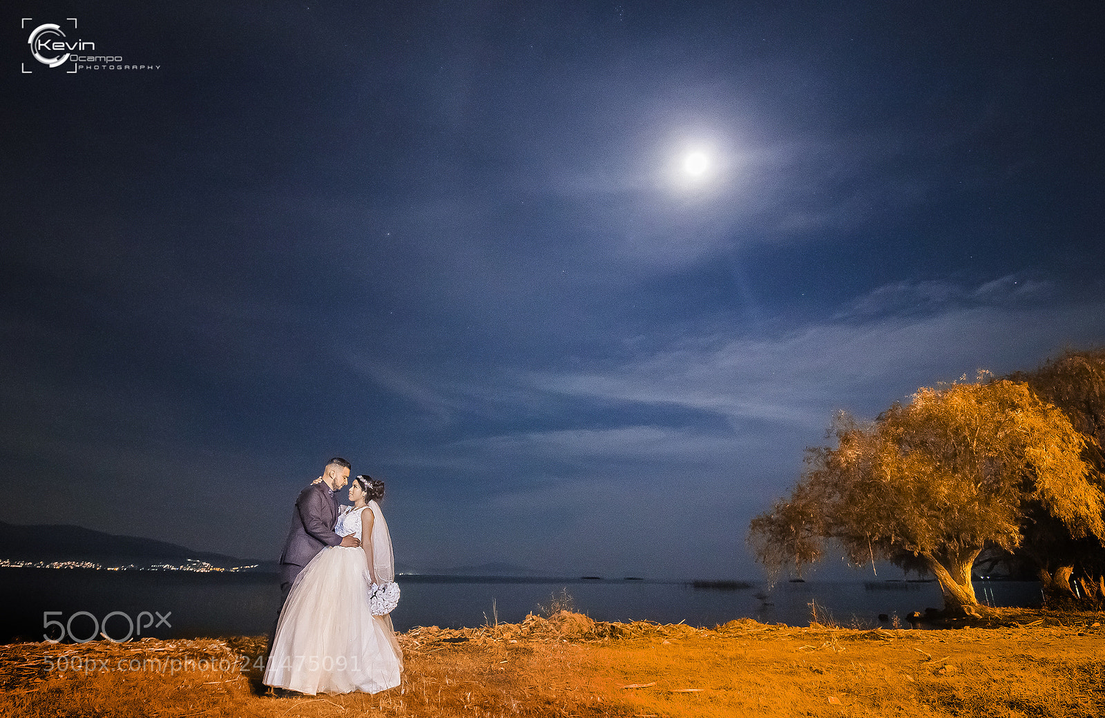 Canon EOS 100D (EOS Rebel SL1 / EOS Kiss X7) sample photo. Love undermoonlight photography
