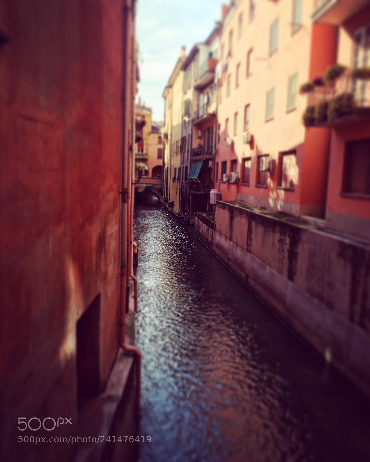 Apple iPhone 6s sample photo. In mezzo scorre il photography
