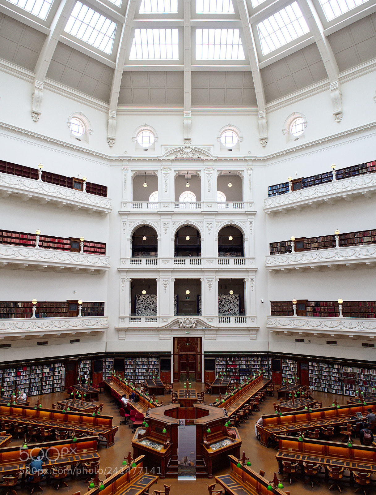 Olympus OM-D E-M10 III sample photo. Reading room photography