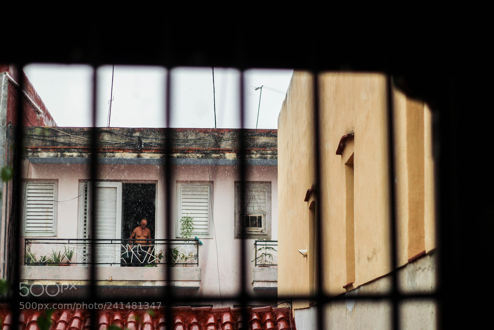 Canon EOS 100D (EOS Rebel SL1 / EOS Kiss X7) sample photo. Havana balcony photography