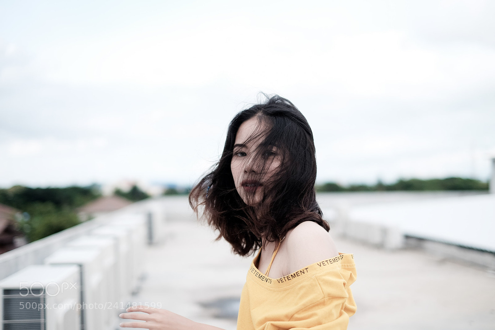 Fujifilm X-T1 sample photo. Yellow on top photography