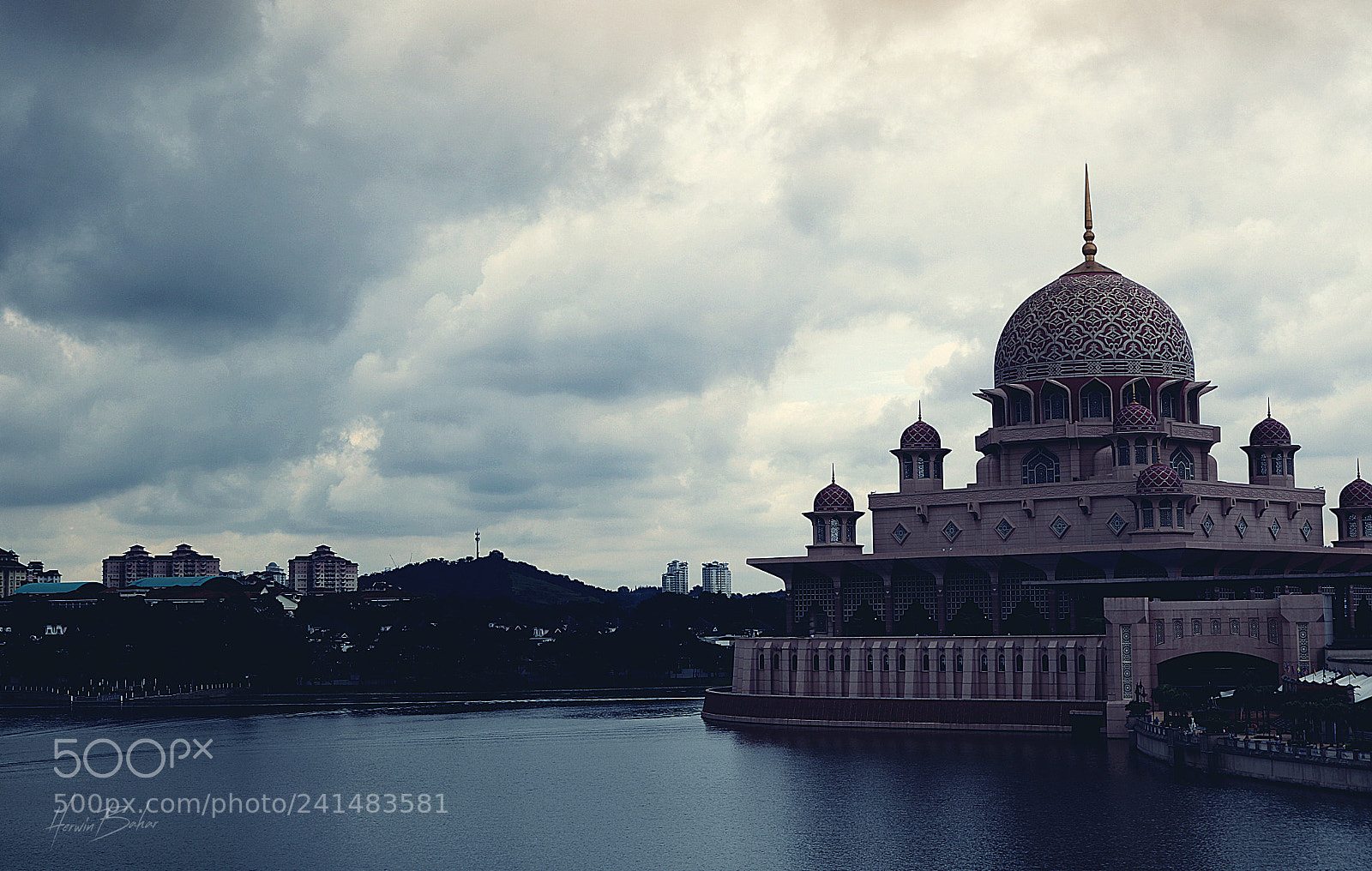 Canon EOS 750D (EOS Rebel T6i / EOS Kiss X8i) sample photo. Masjid putrajaya malaysia photography