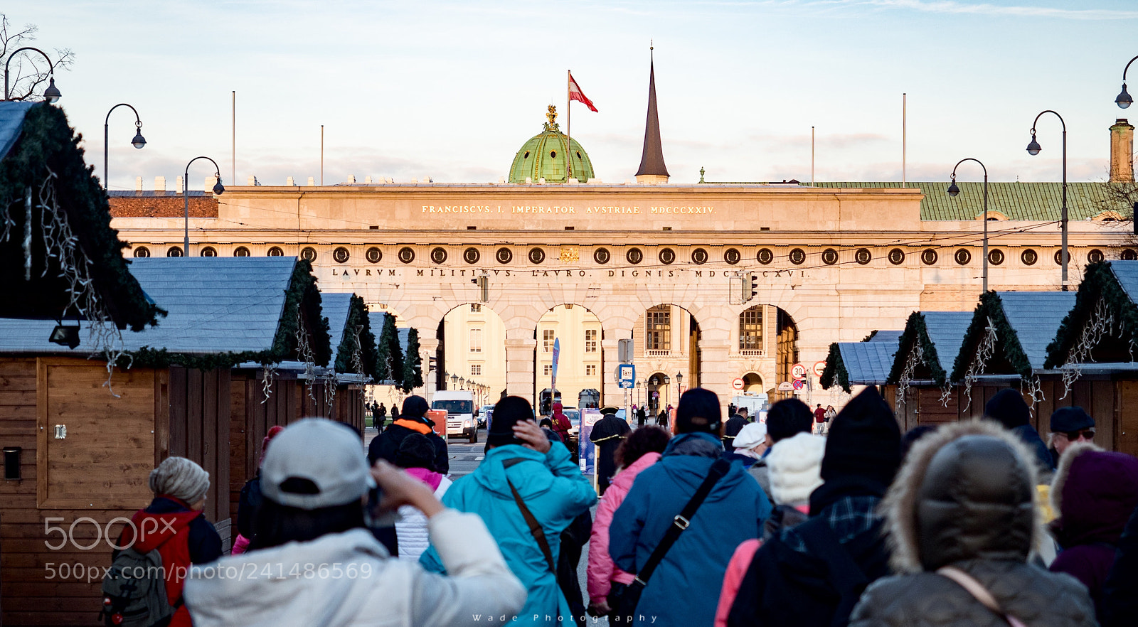 Olympus OM-D E-M5 II sample photo. Amazing golden wien photography