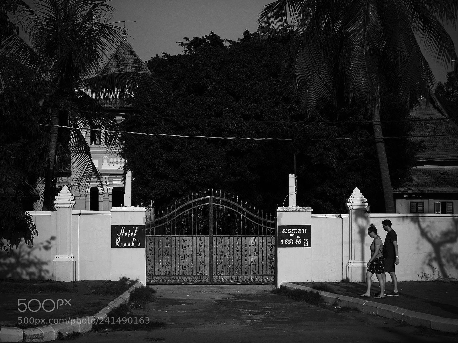 Canon EOS M10 sample photo. Old hotel ? photography
