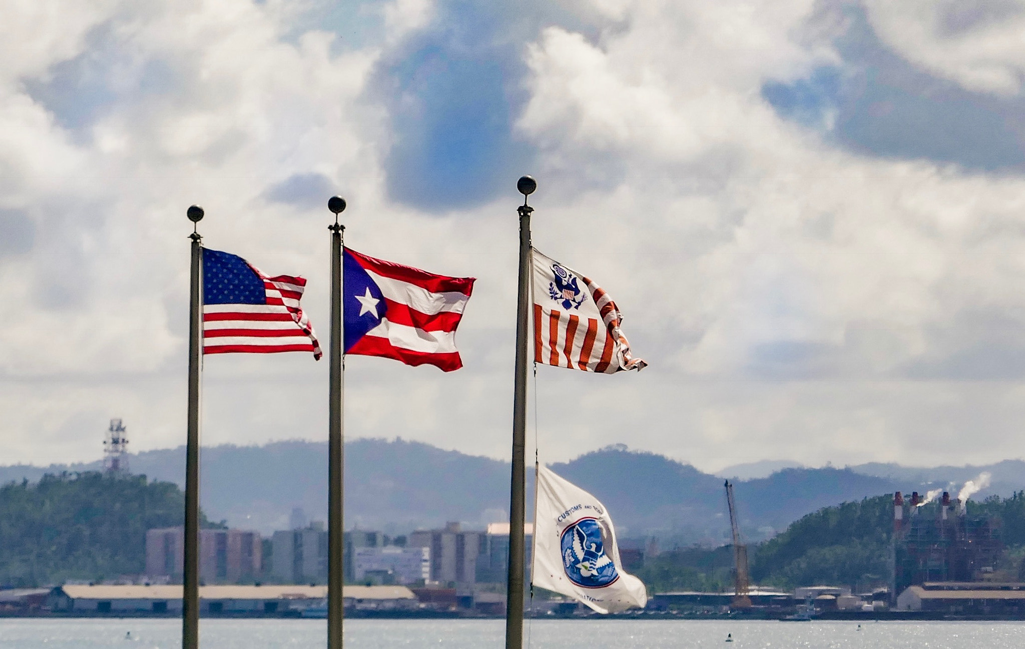 Panasonic Lumix DMC-ZS100 (Lumix DMC-TZ100) sample photo. Puerto rican flag looking over the island photography