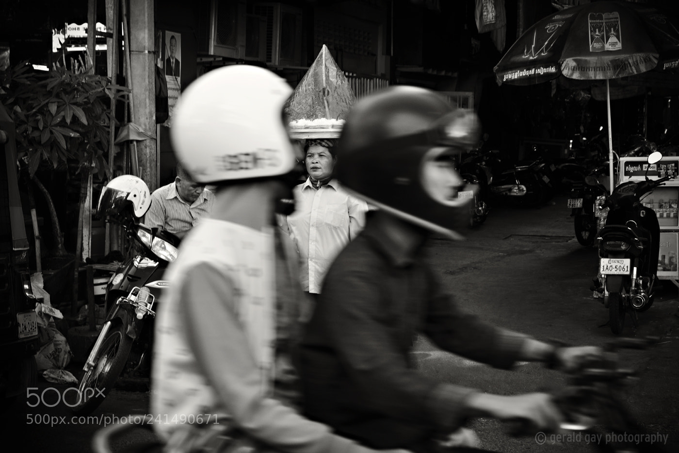 Fujifilm X-T2 sample photo. Stuck in the middle photography