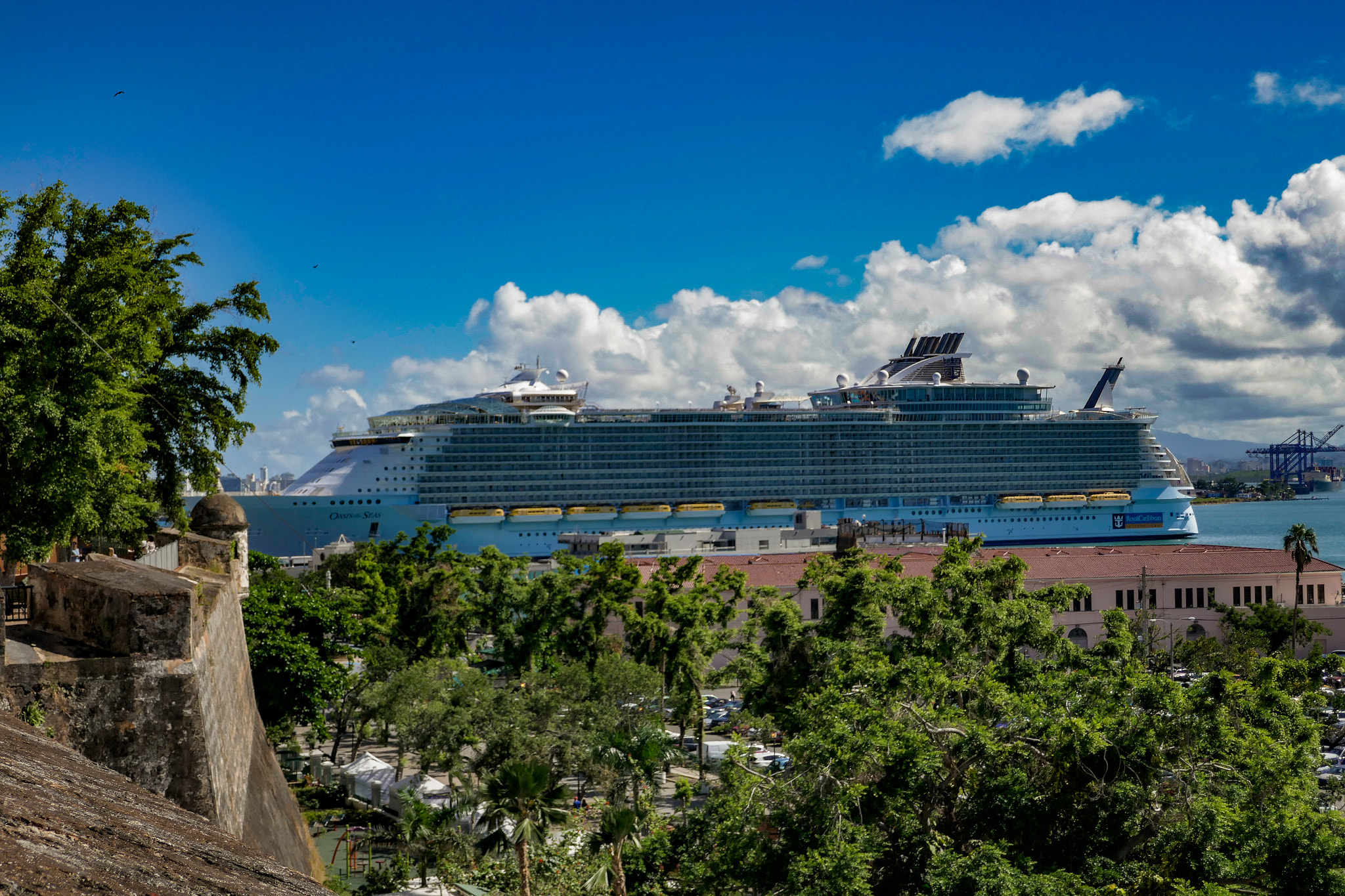 Panasonic Lumix DMC-ZS100 (Lumix DMC-TZ100) sample photo. Royal caribbean oasis of the seas over looking the island of puerto rico photography