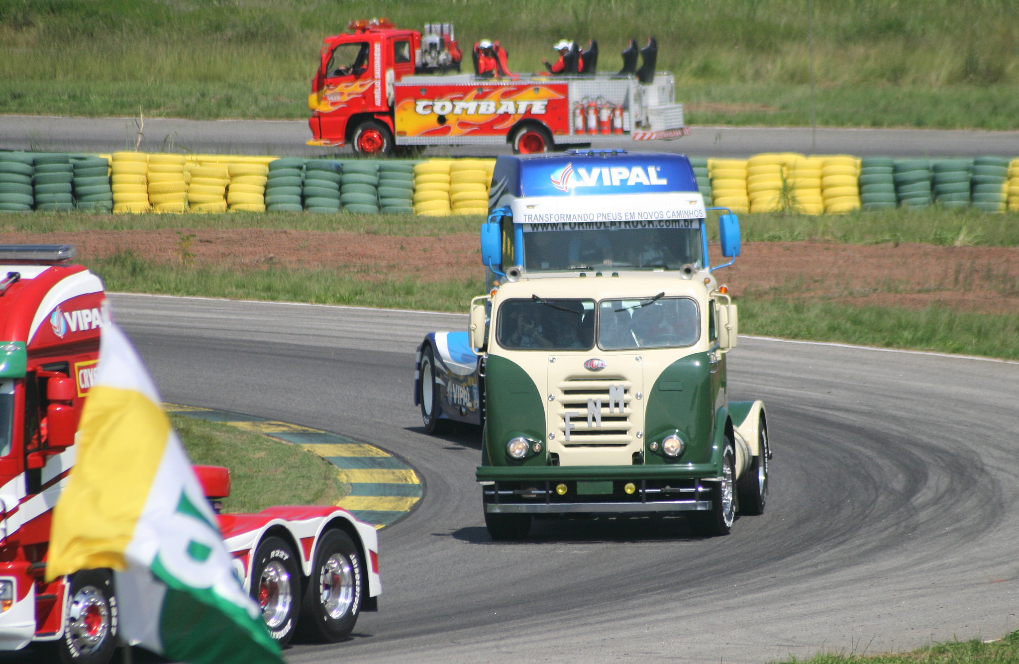 Sigma 70-300mm F4-5.6 APO DG Macro sample photo. Formula truck rio photography