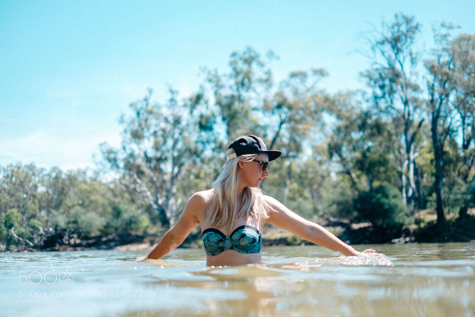 Fujifilm X-T1 sample photo. Lady in the water photography