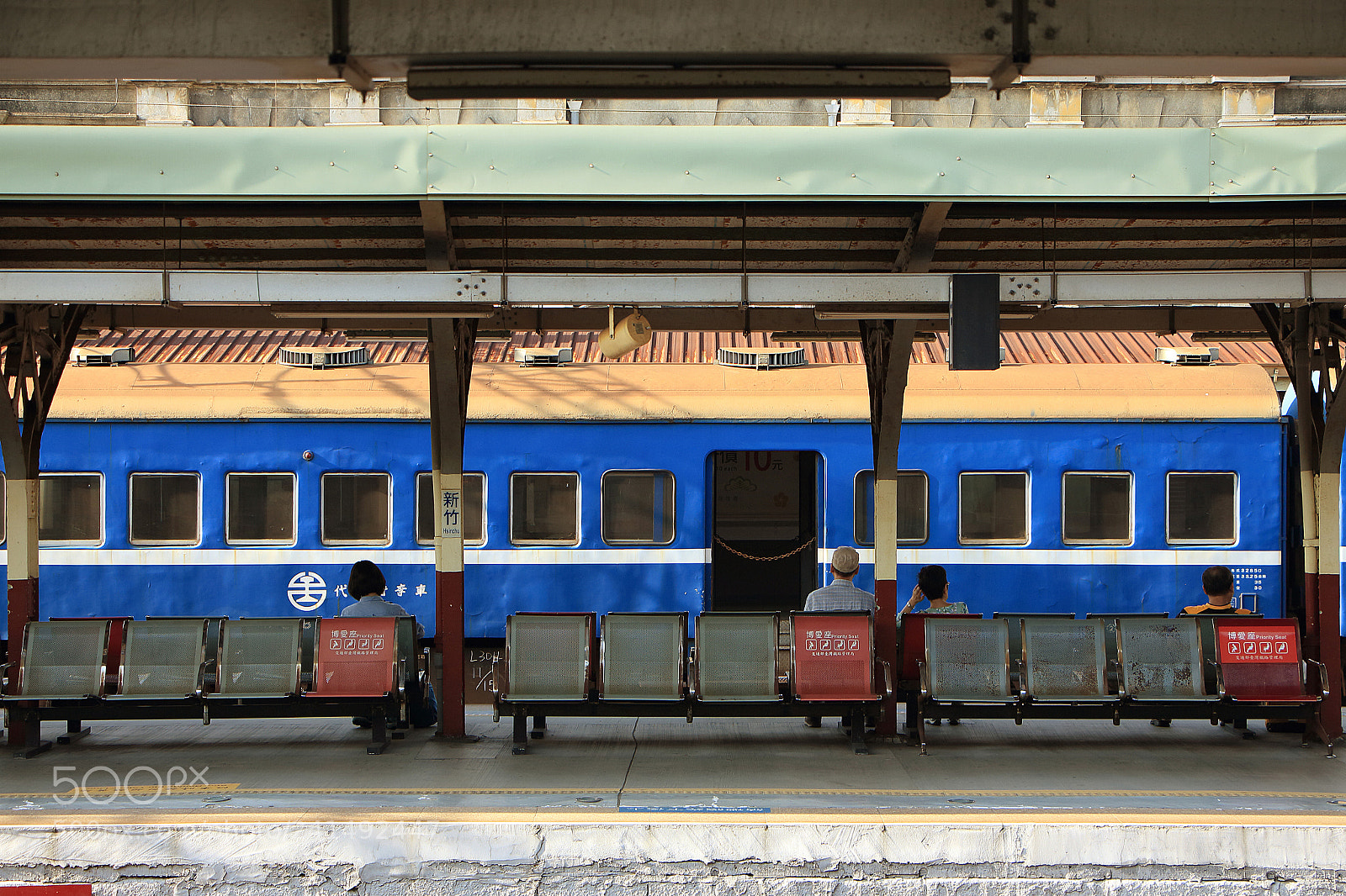 Canon EOS 650D (EOS Rebel T4i / EOS Kiss X6i) sample photo. #commuters photography