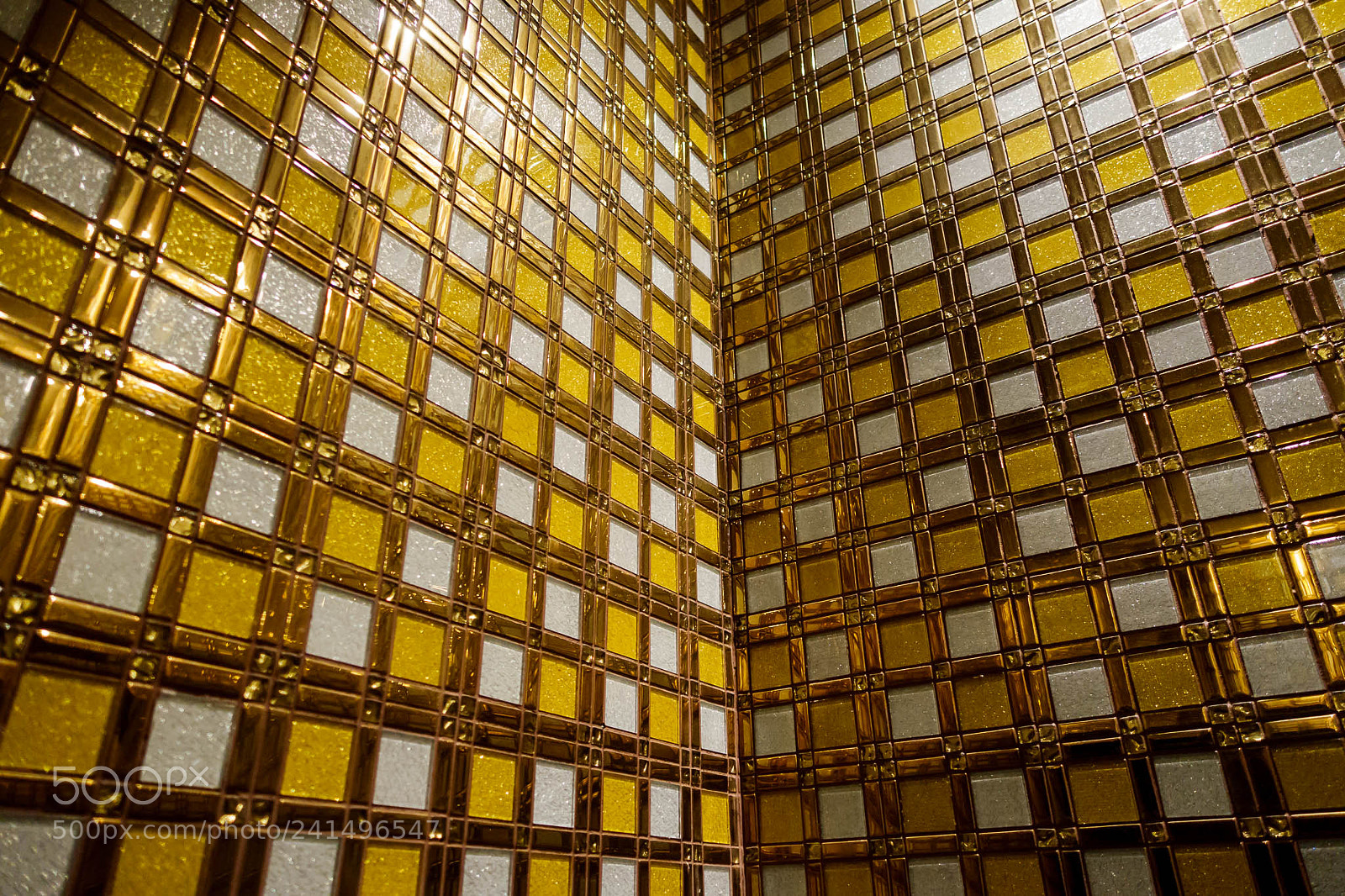 Sony Cyber-shot DSC-RX100 III sample photo. Walls of golden tiles. photography
