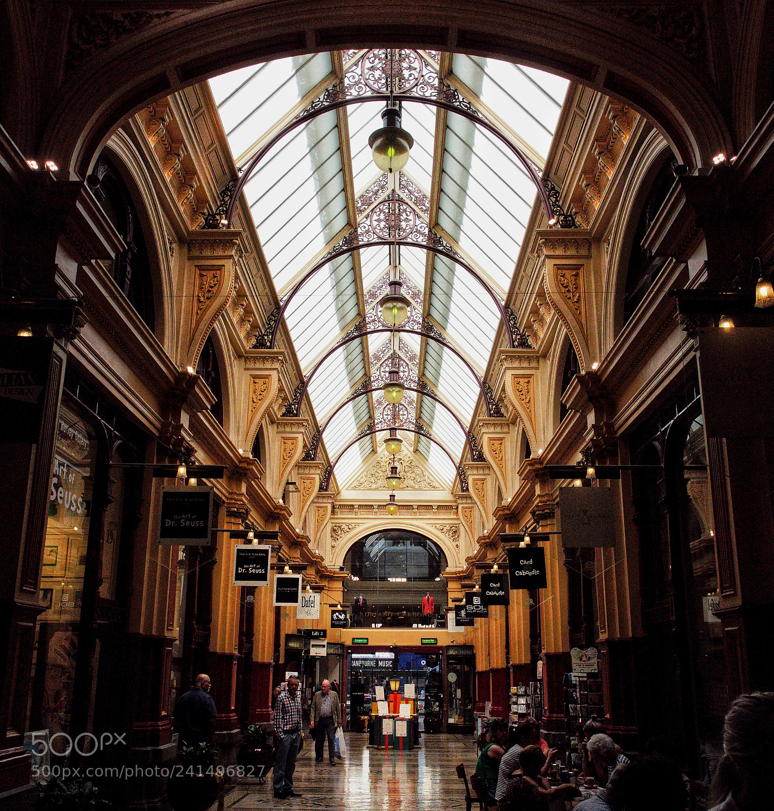 Olympus OM-D E-M5 II sample photo. A melbourne arcade photography