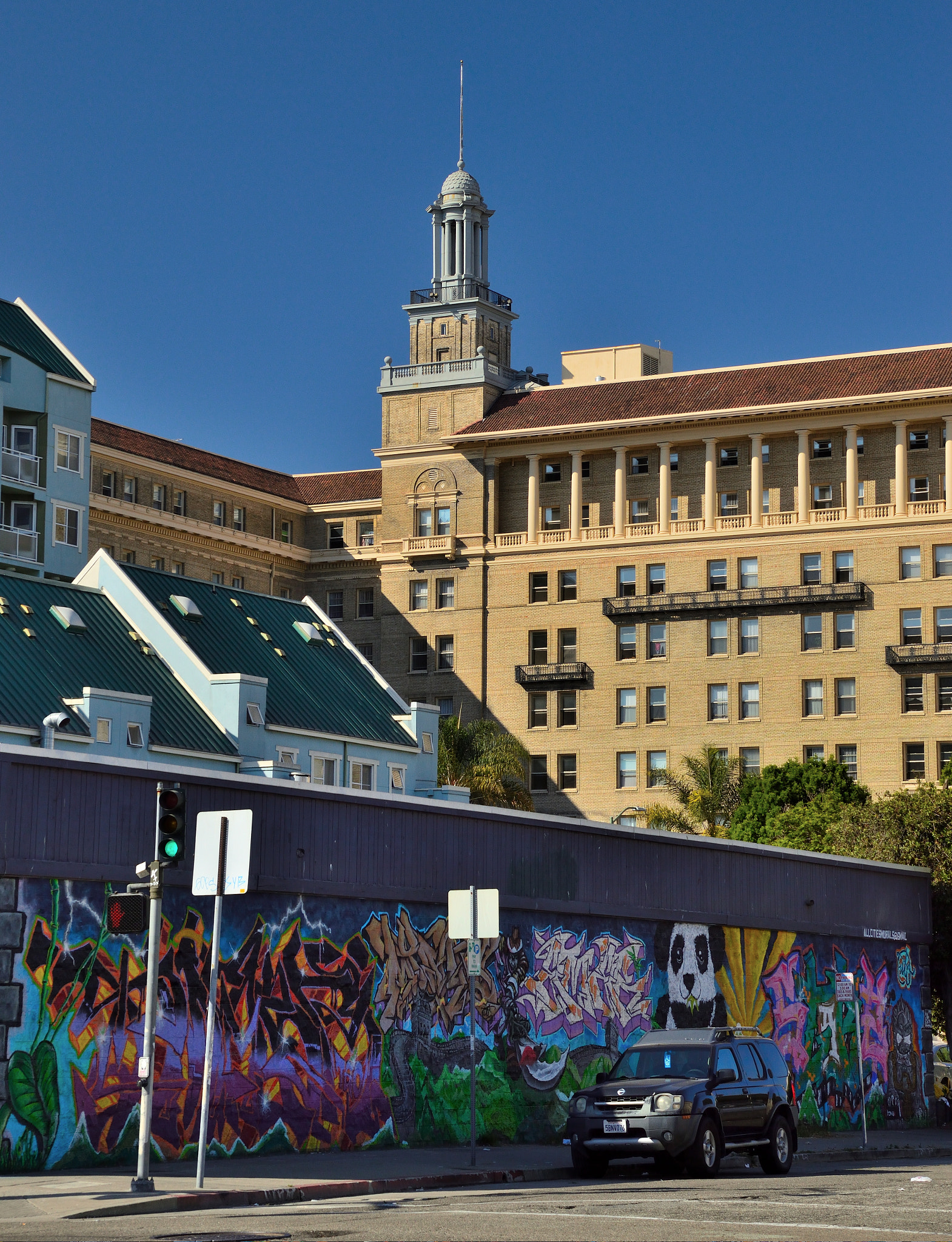 Nikon D3200 sample photo. Colorful graffiti photography
