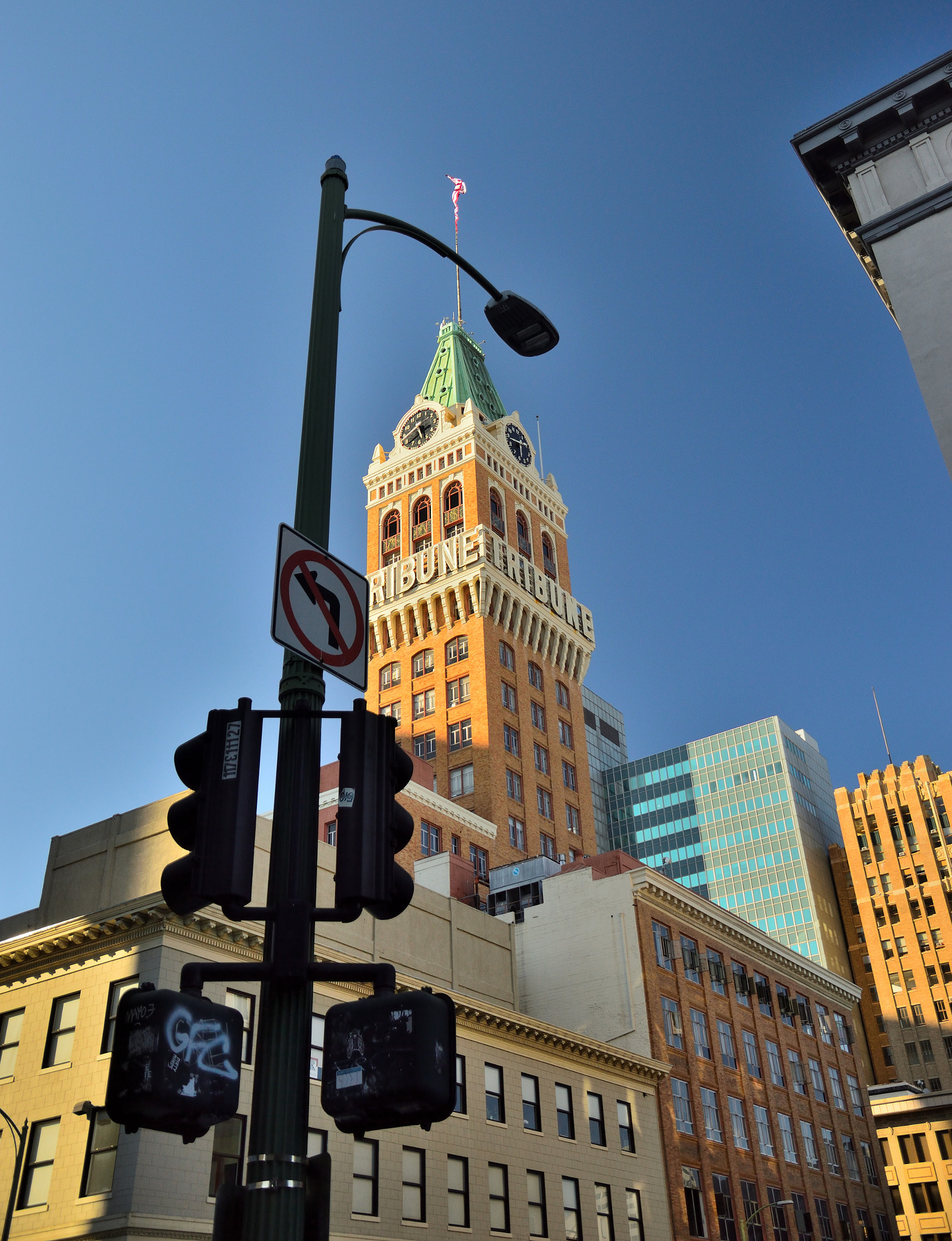 Nikon D3200 sample photo. Tribune tower photography