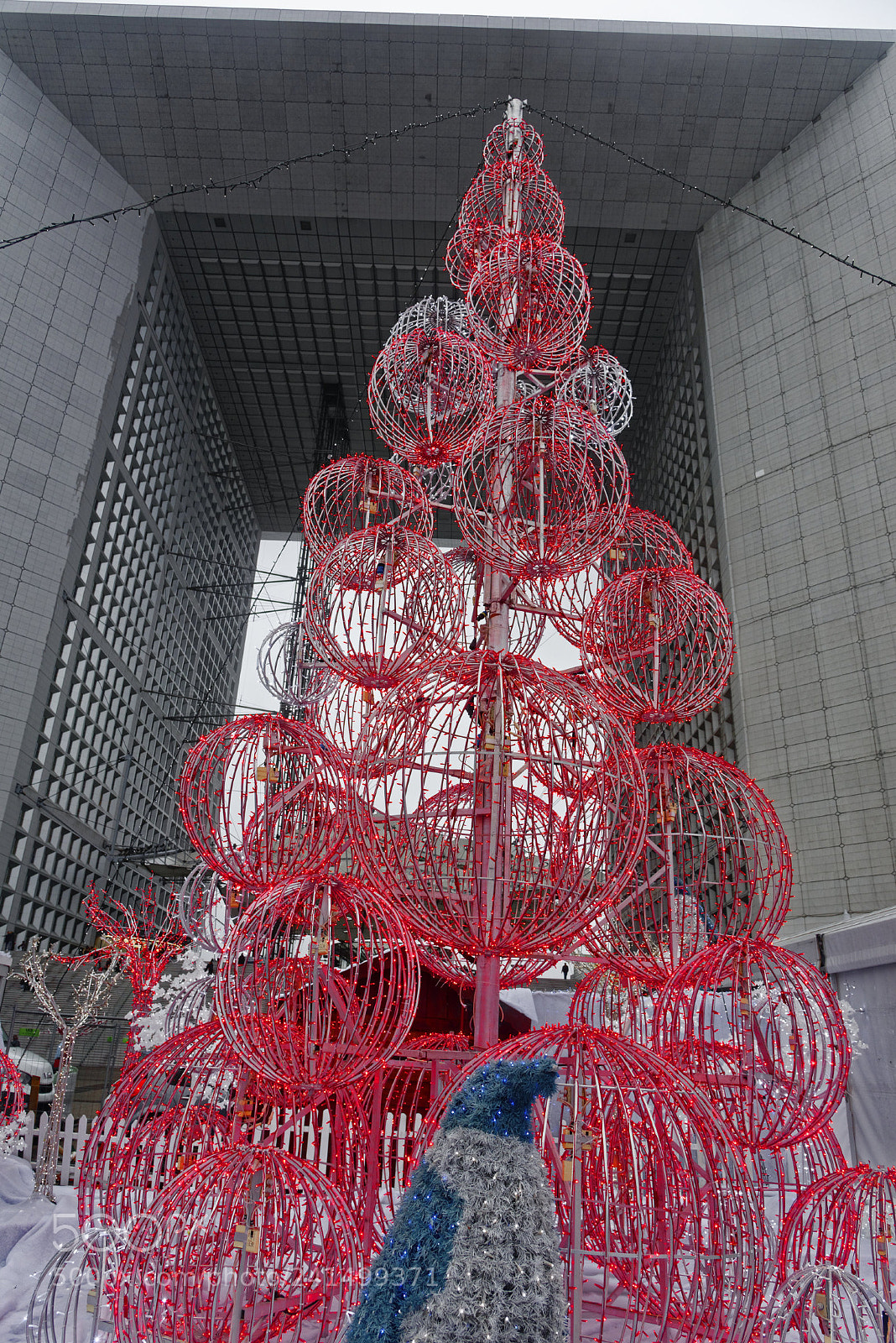 Nikon AF-S Nikkor 24-120mm F4G ED VR sample photo. Paris la défense photography