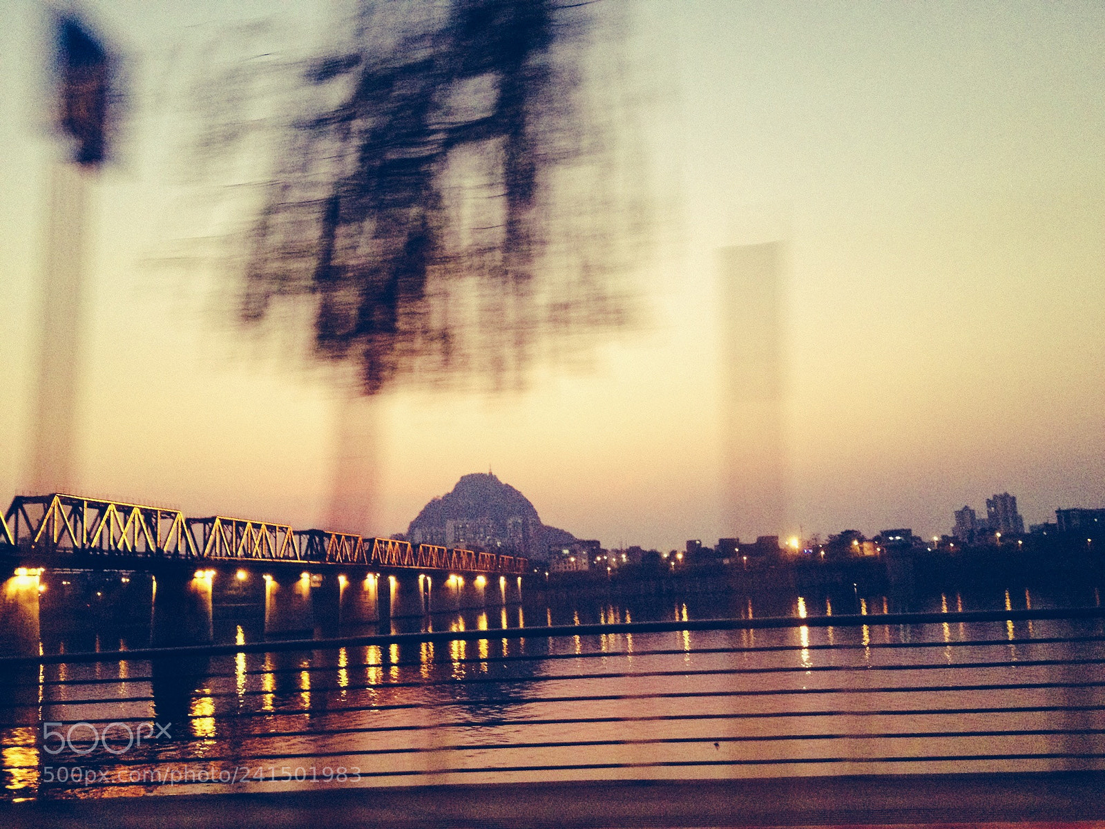 Apple iPhone 4S sample photo. 柳江，傍晚?。 photography