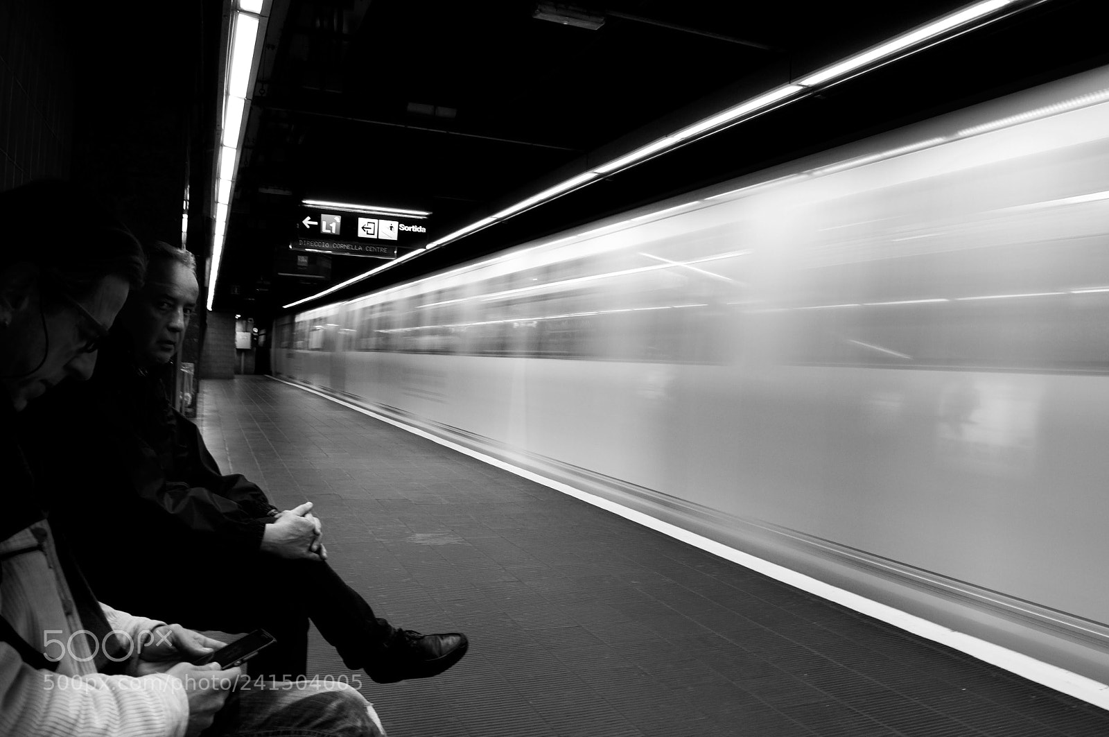 Nikon D5000 sample photo. Life in the fast photography
