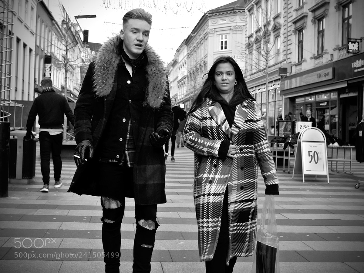 Fujifilm X-Pro2 sample photo. Stylish stroll photography