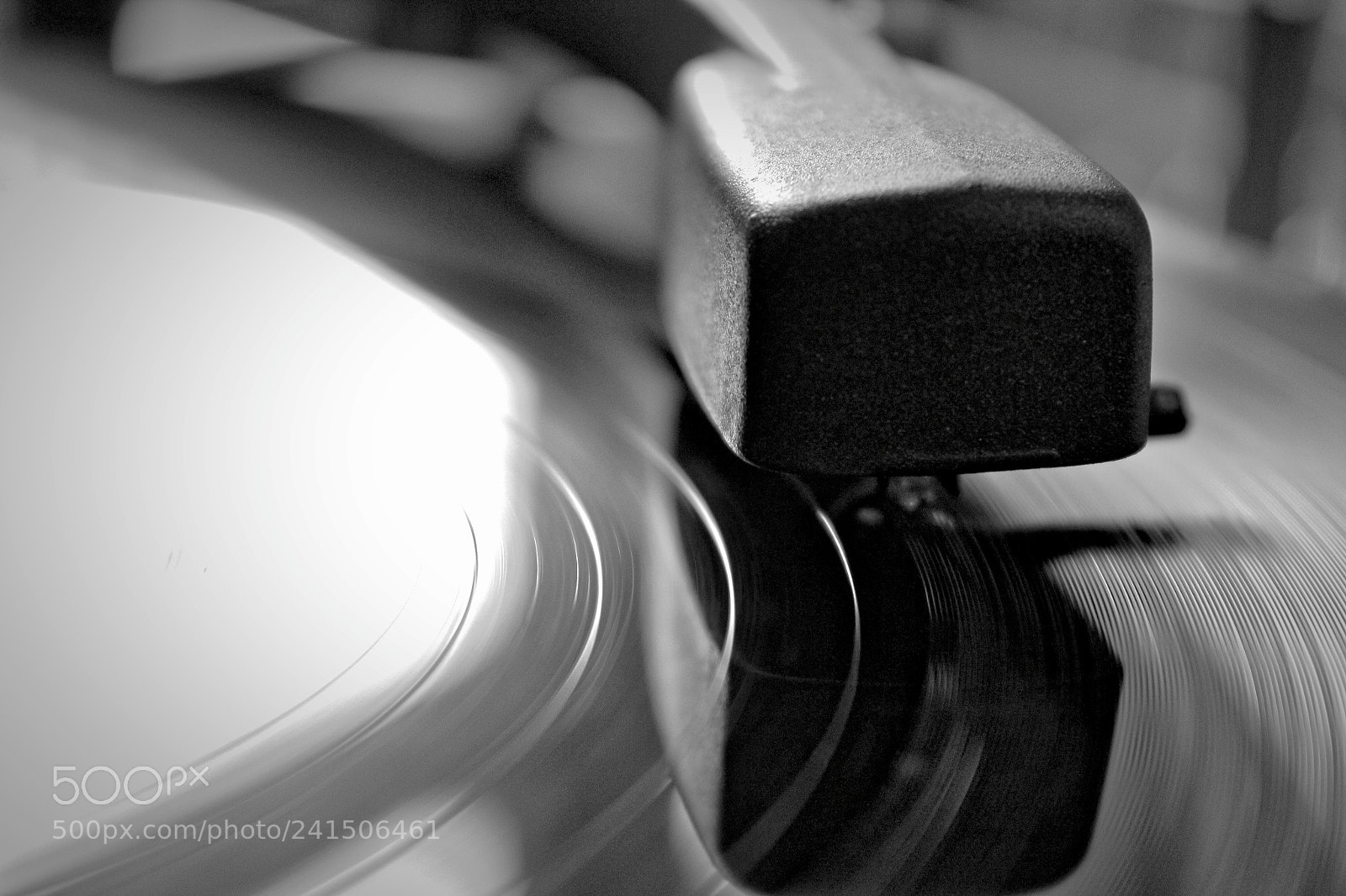 Canon EOS 550D (EOS Rebel T2i / EOS Kiss X4) sample photo. Record player photography