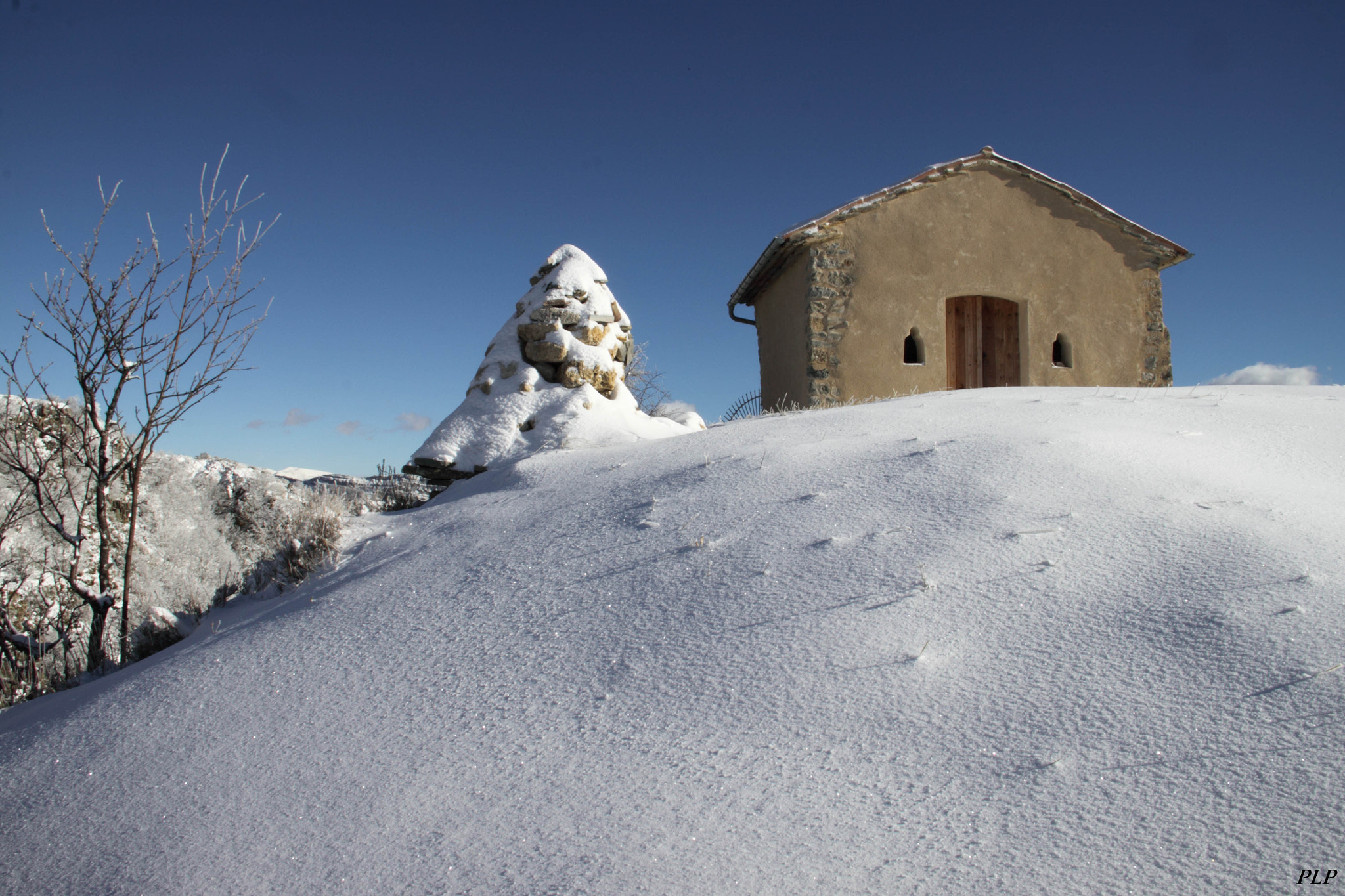 Canon EF-S 18-135mm F3.5-5.6 IS sample photo. Chapelle st michel du cousson photography