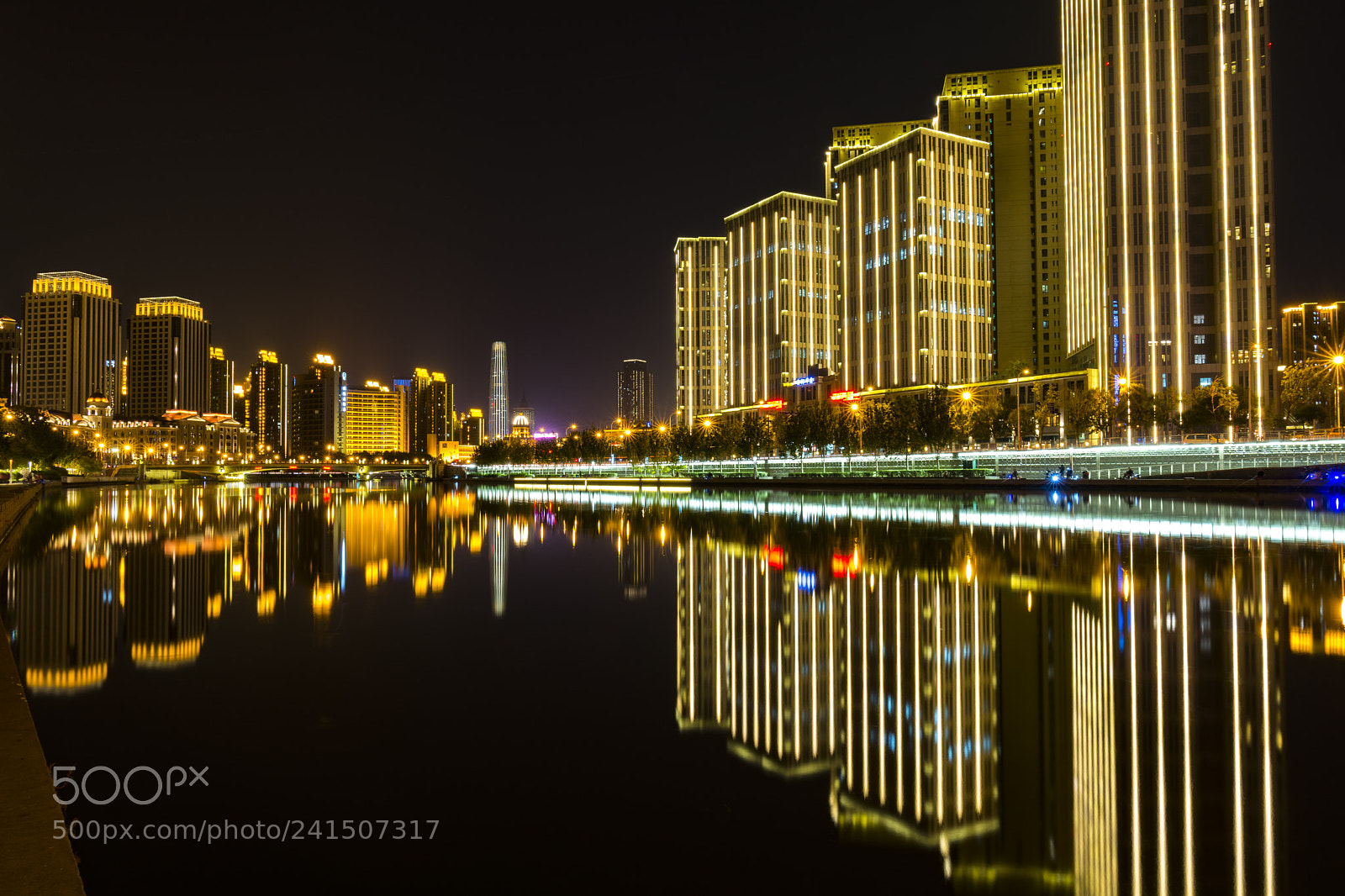 Leica SL (Typ 601) sample photo. Tinajin night view photography