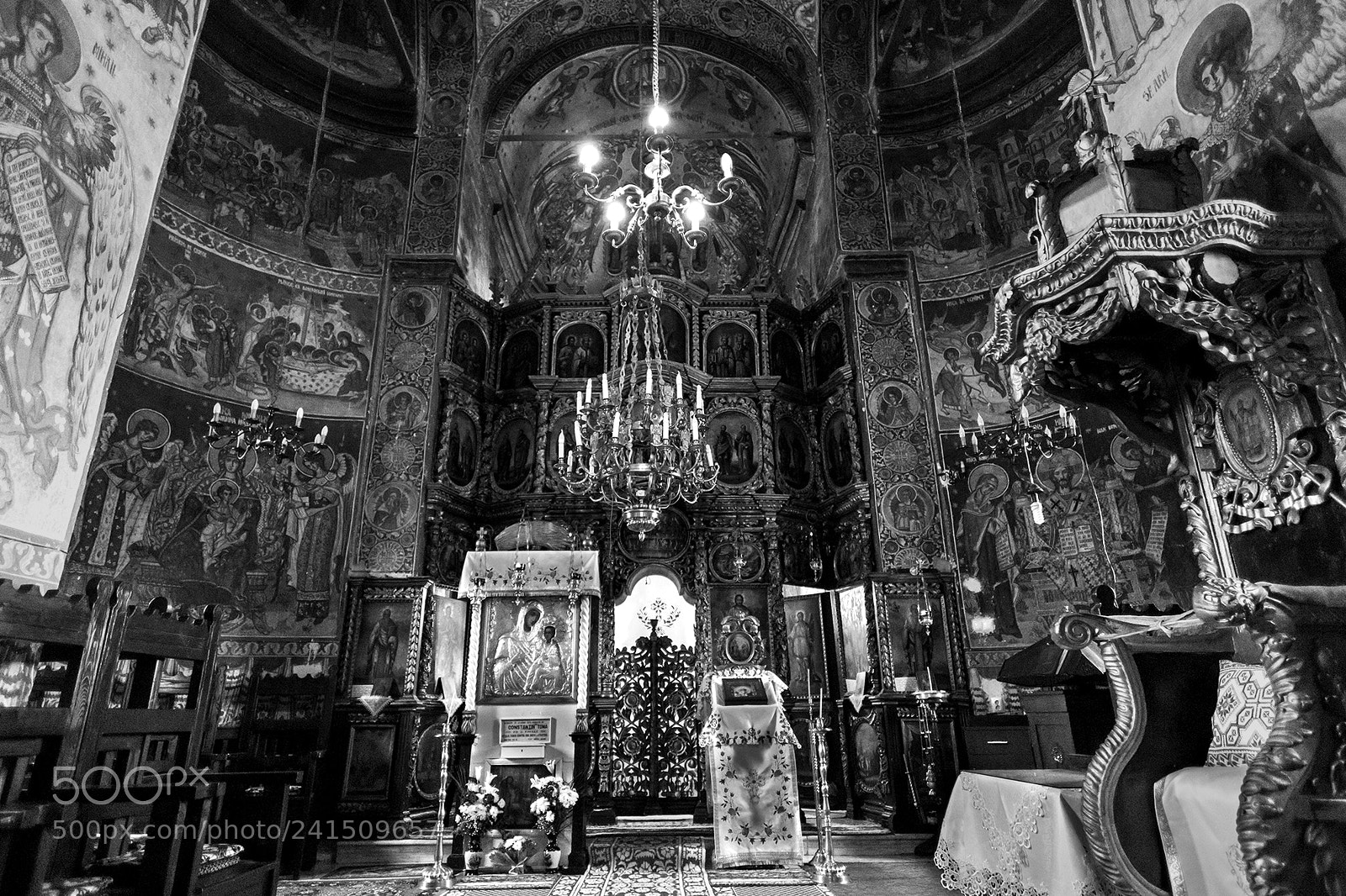 Canon EOS 6D Mark II sample photo. Black and white photography