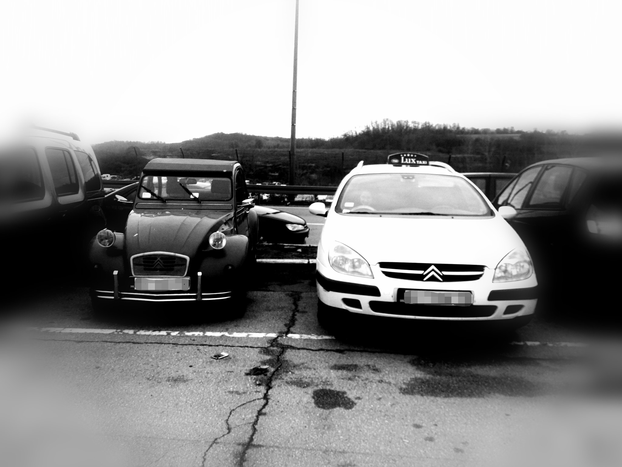 HUAWEI GX8 sample photo. Old school vs new school photography