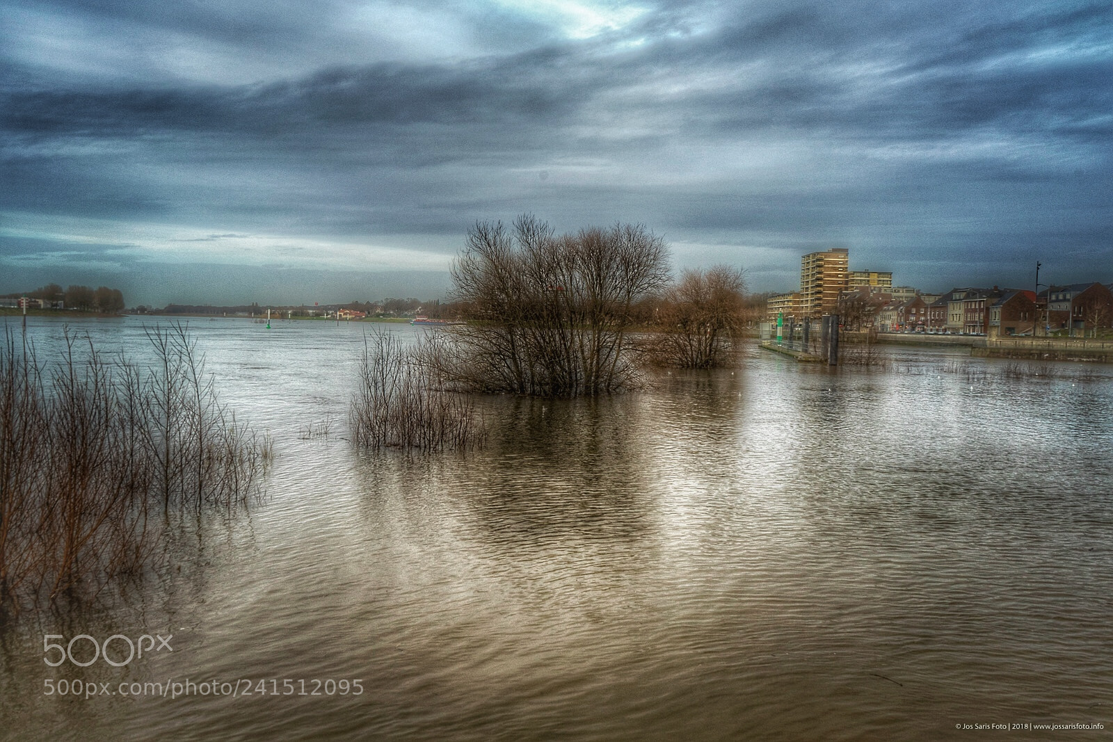 Sony a7 sample photo. #netherlands #venlo #high_water photography