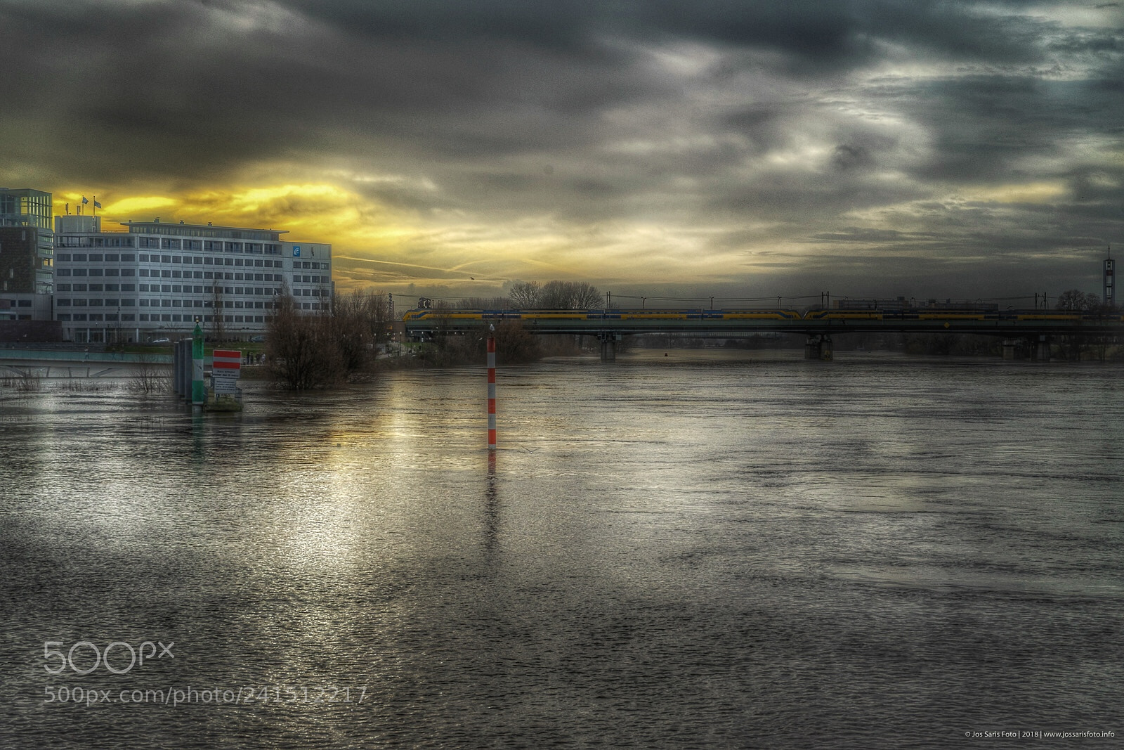 Sony a7 sample photo. #netherlands #venlo #high_water photography