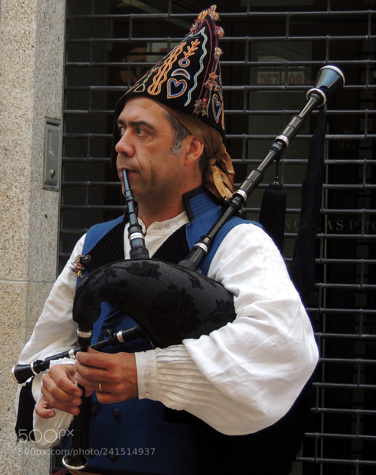 Nikon Coolpix P510 sample photo. Gaitero en las fiestas photography