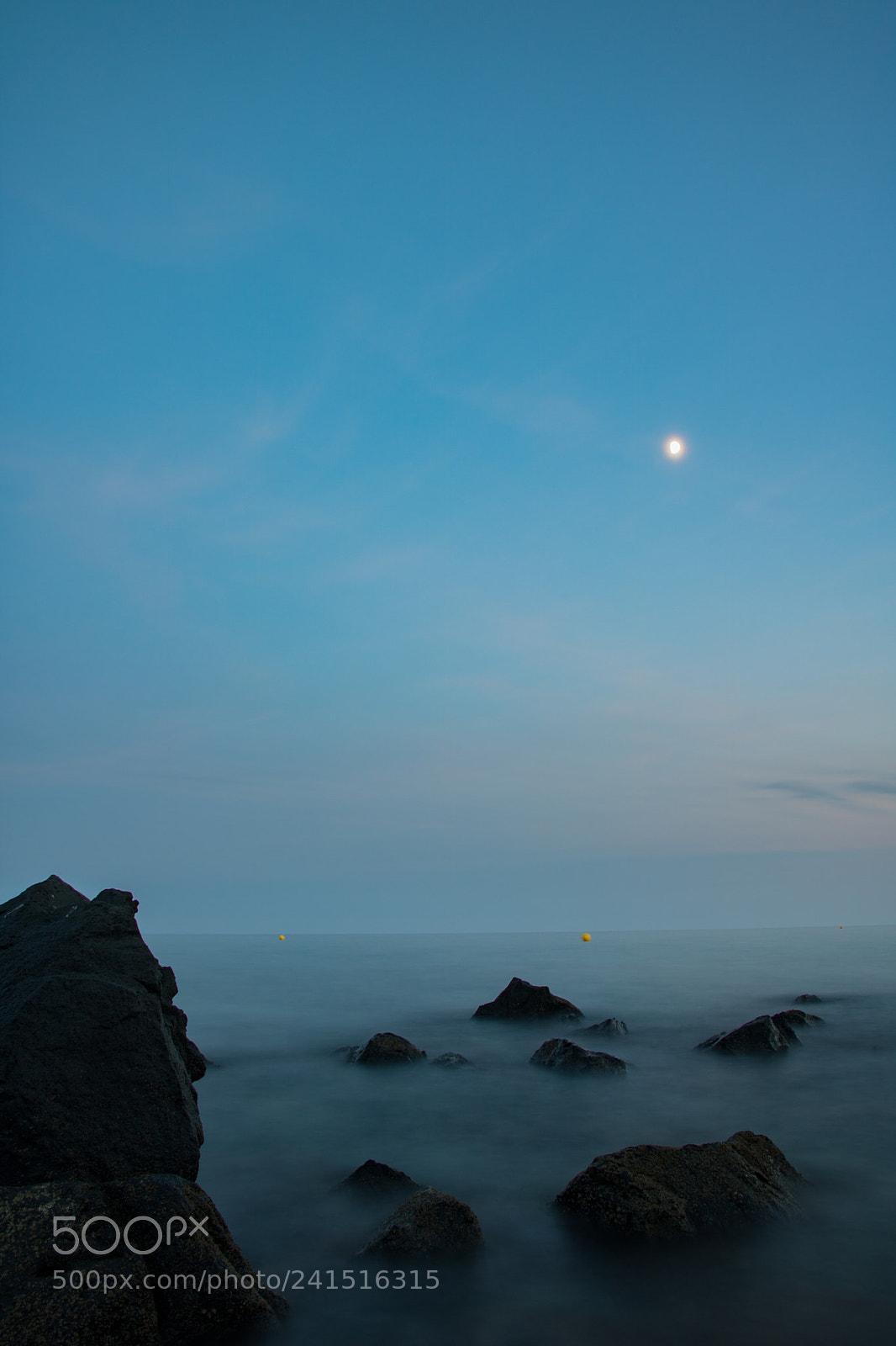 Canon EOS 750D (EOS Rebel T6i / EOS Kiss X8i) sample photo. Rocks and moon photography
