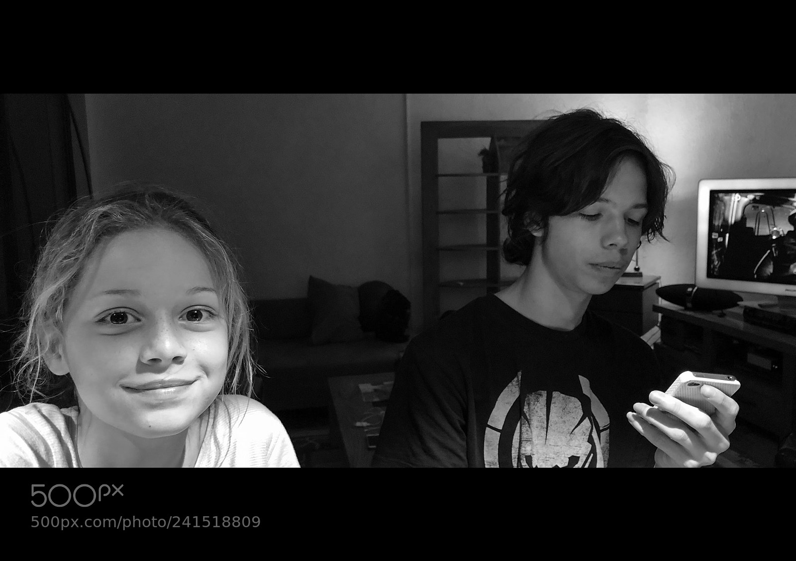 Apple iPhone X sample photo. Brother & sister photography