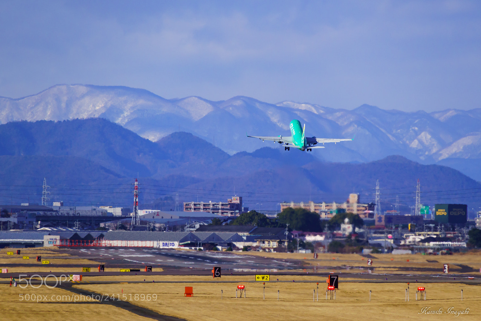 Sony SLT-A99V sample photo. Take off photography