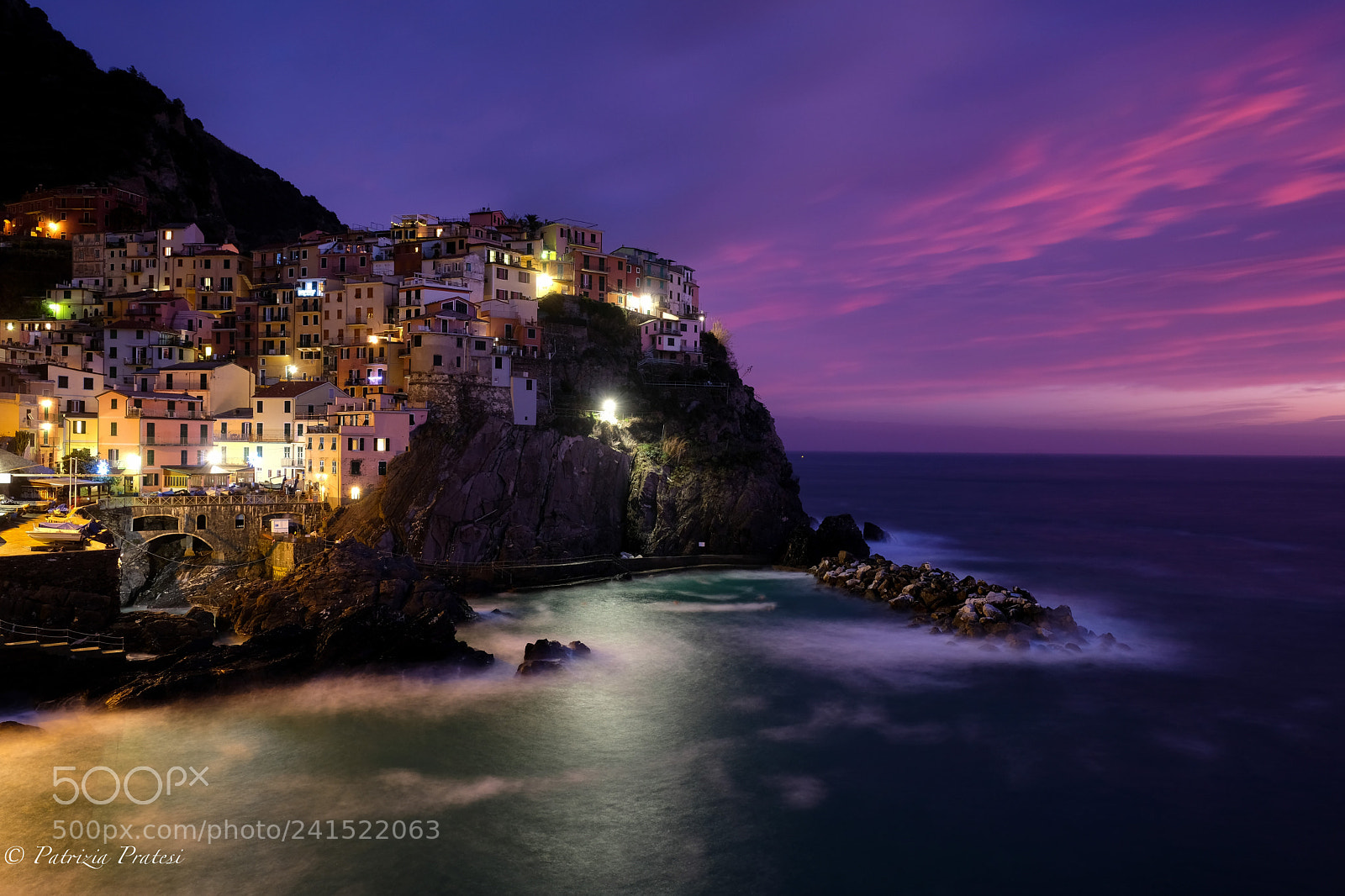 Fujifilm X-T20 sample photo. Sunset time in manarola photography