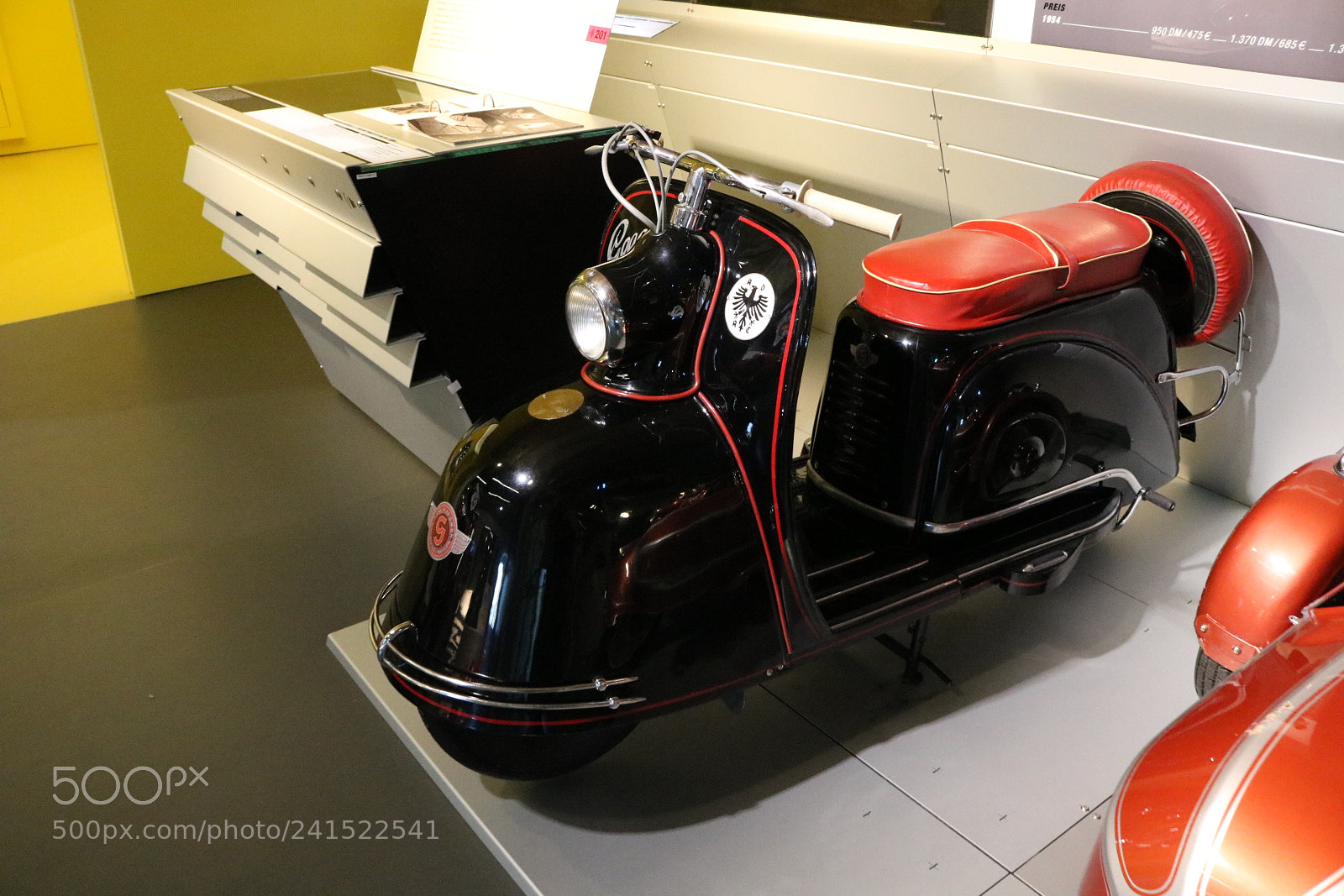 Canon EOS 750D (EOS Rebel T6i / EOS Kiss X8i) sample photo. An old motorbike photography