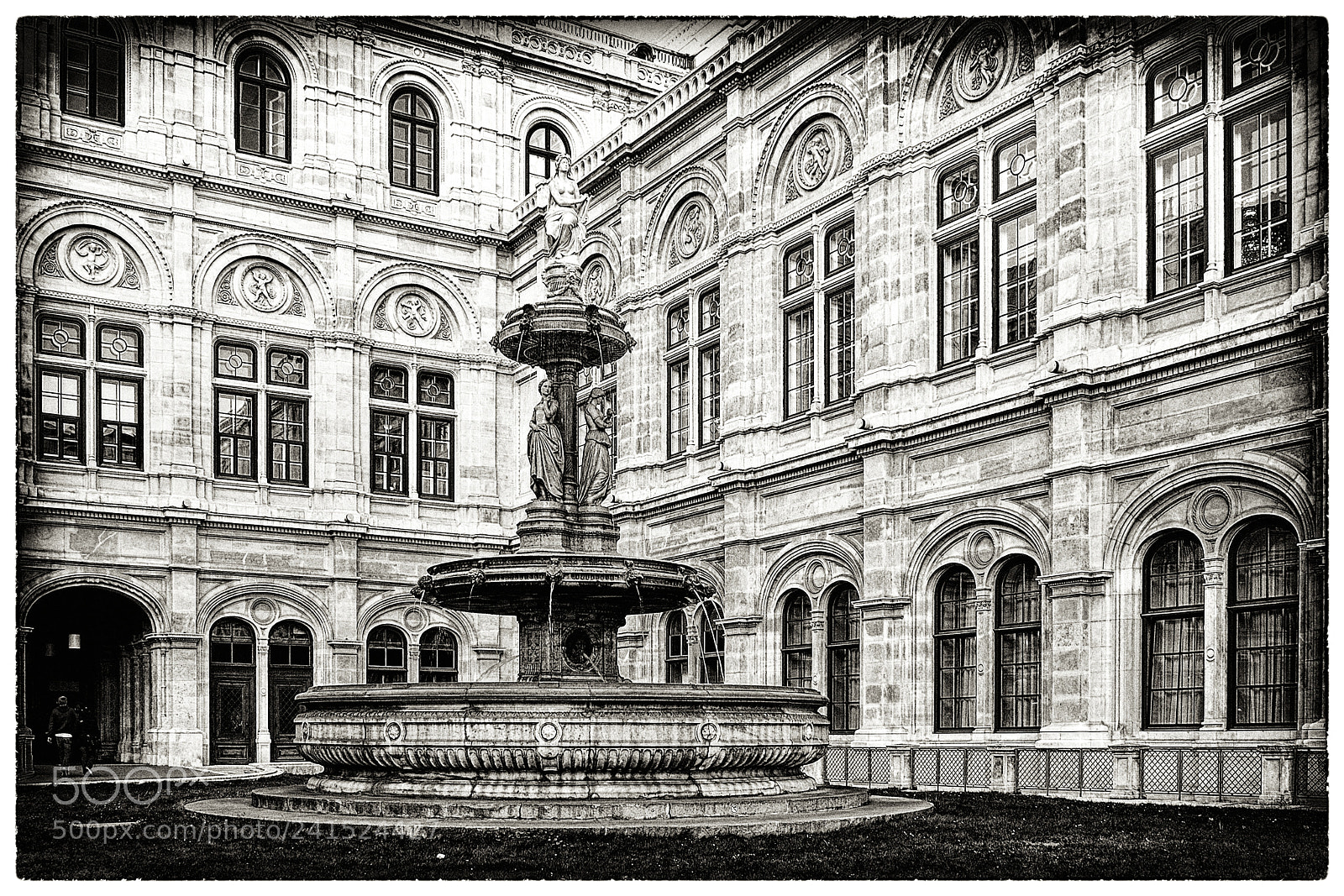 Fujifilm X-E1 sample photo. Fountain photography