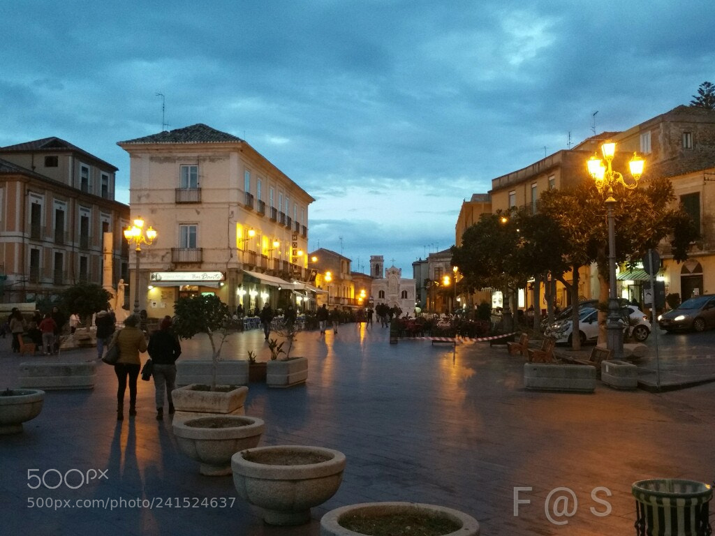 Samsung Galaxy Note4 sample photo. Pizzo square photography