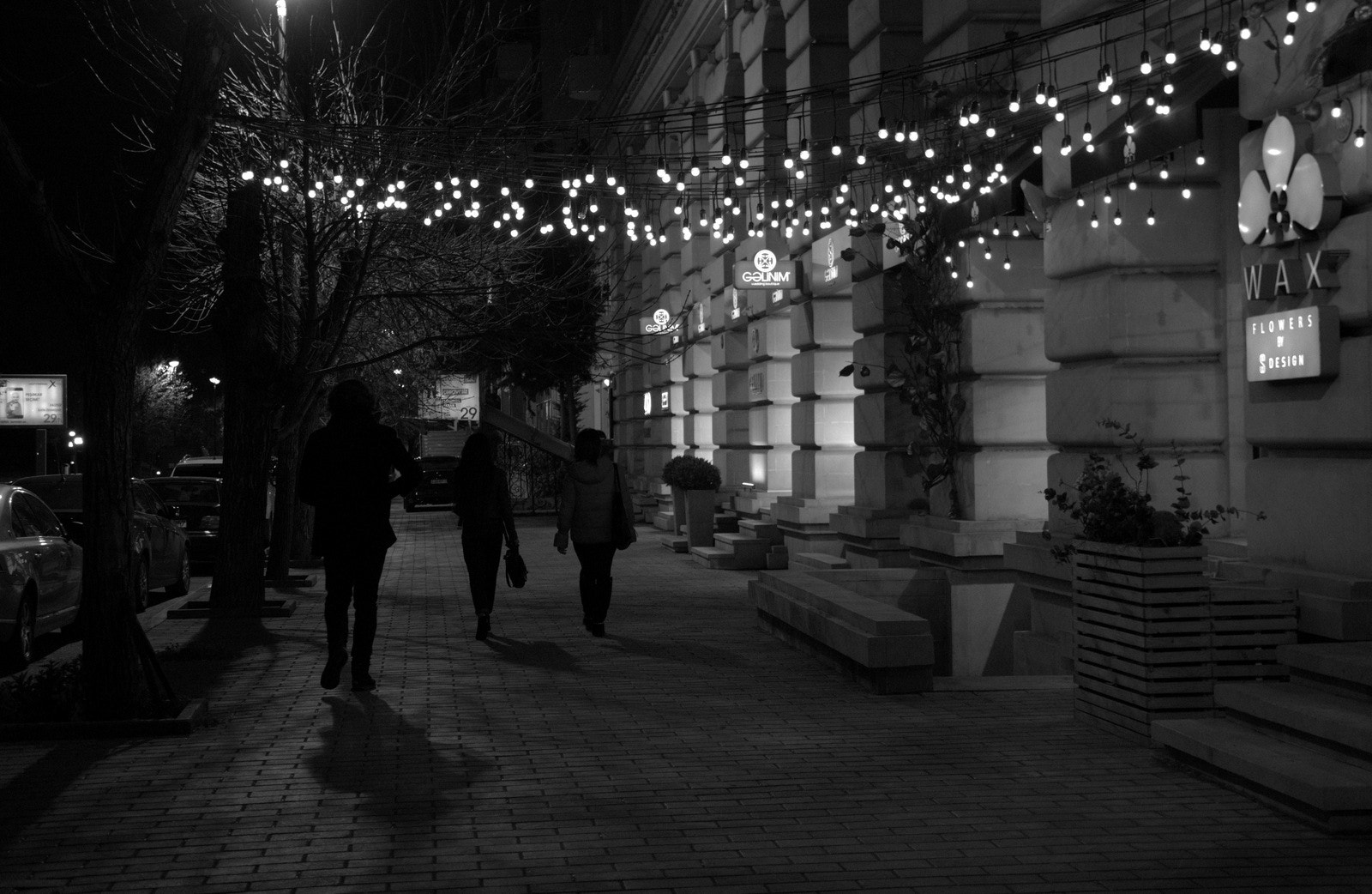 Canon EF-S 18-200mm F3.5-5.6 IS sample photo. Night city. photography