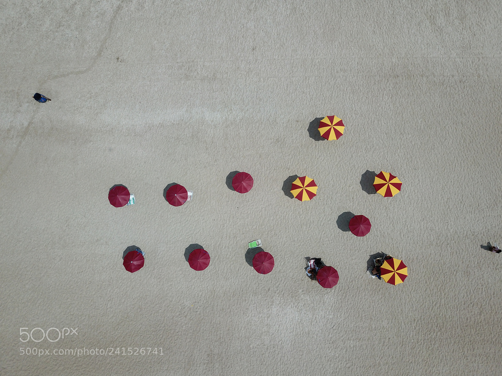 DJI FC220 sample photo. Sombrillas en la playa photography