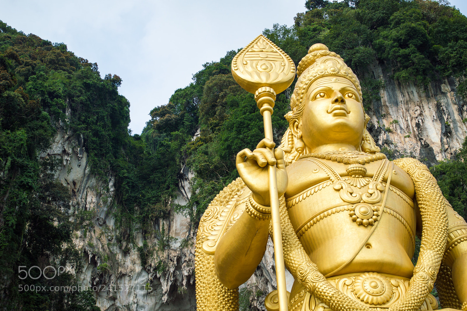 Nikon D3200 sample photo. Golden statue photography