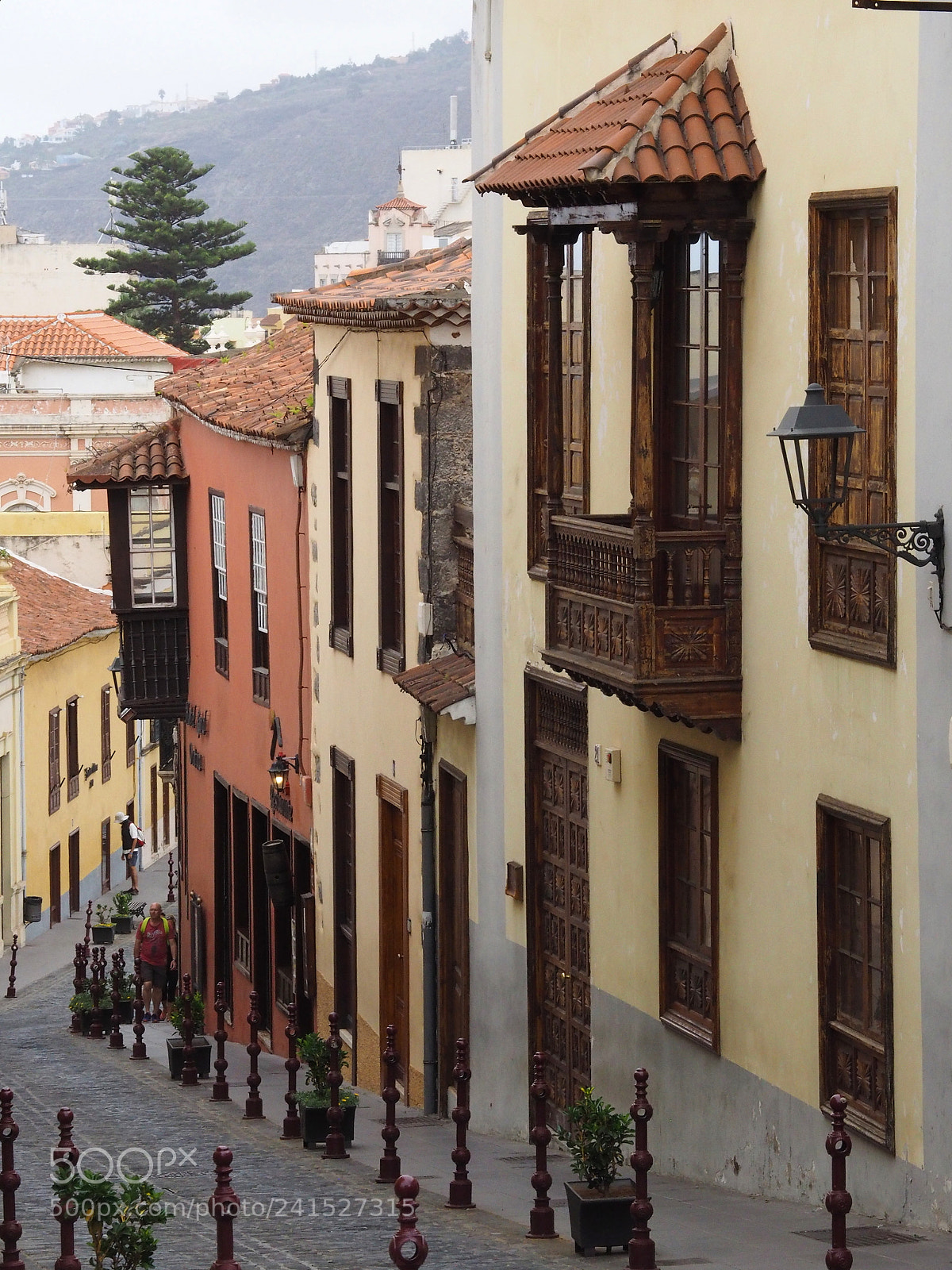 Olympus OM-D E-M1 sample photo. Calle carrera del escultor photography