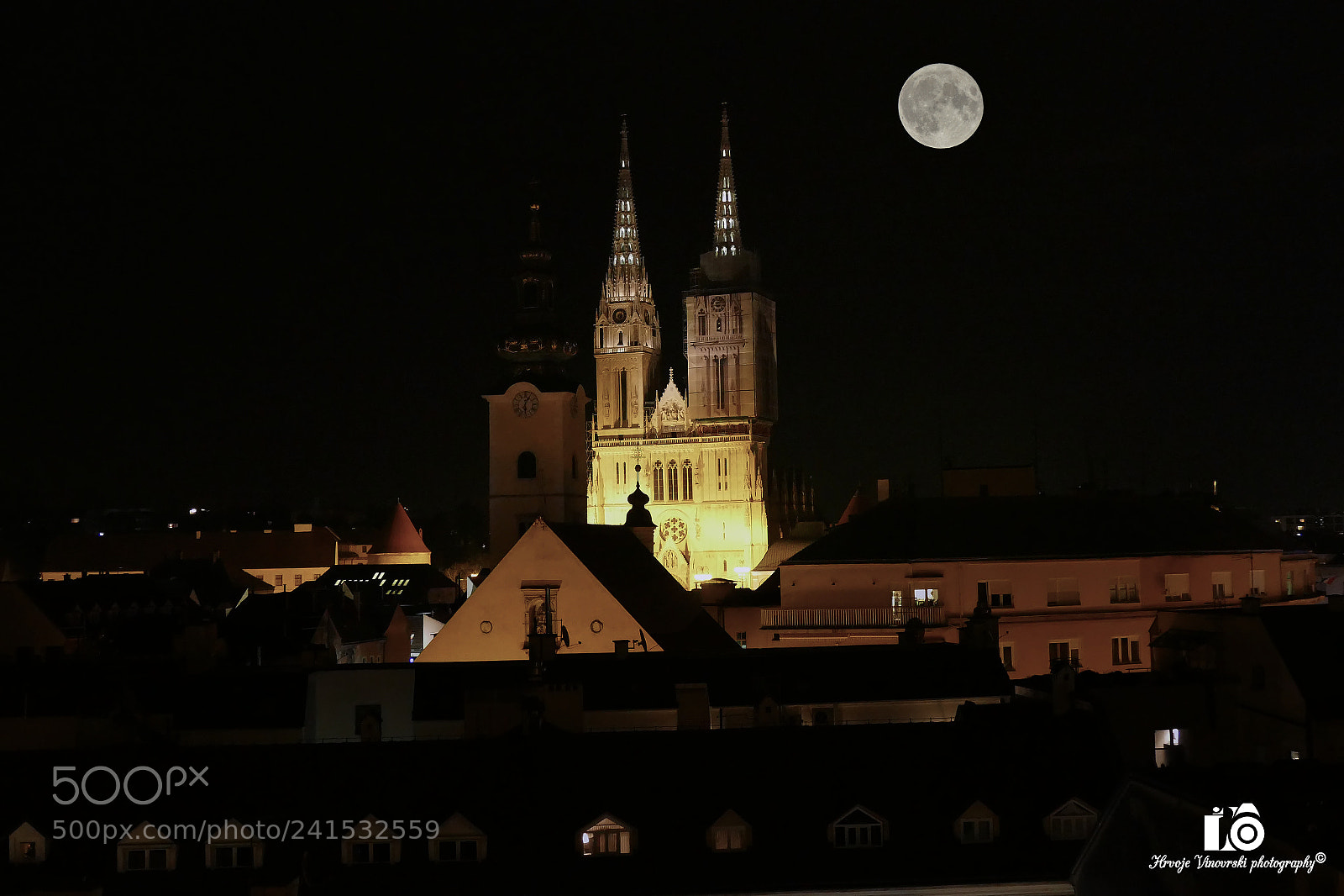Panasonic Lumix DMC-FZ1000 sample photo. Night view from gradec photography