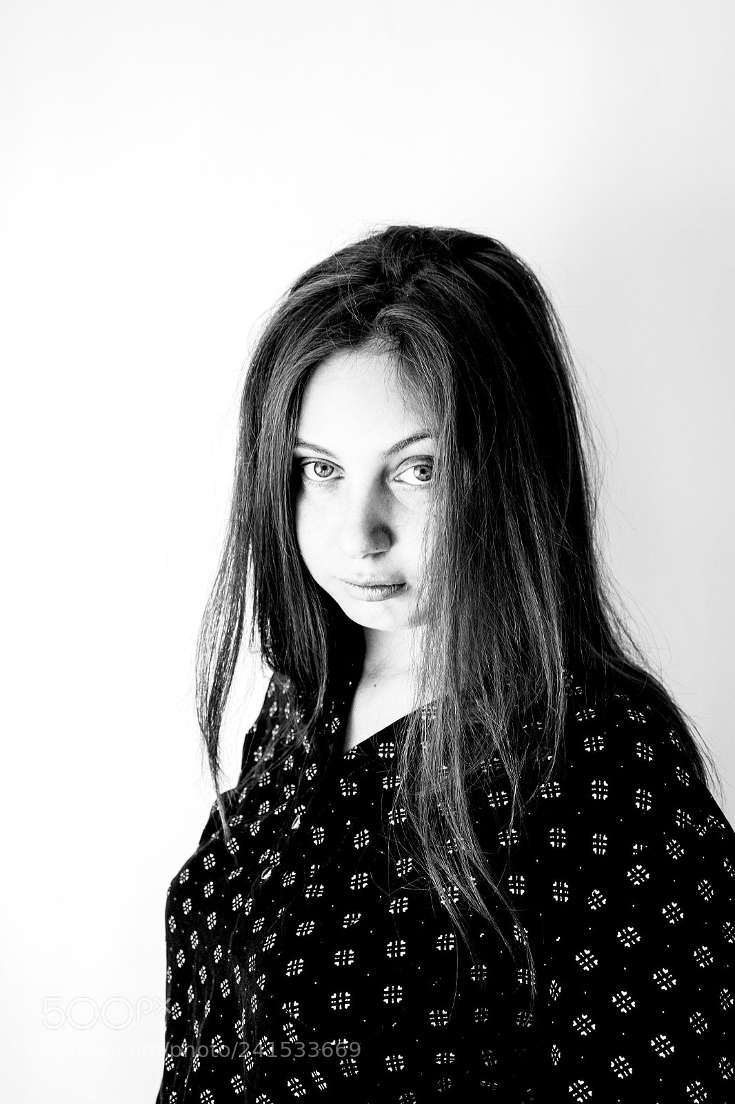 Canon EOS 1300D (EOS Rebel T6 / EOS Kiss X80) sample photo. Black and white photoshoot photography