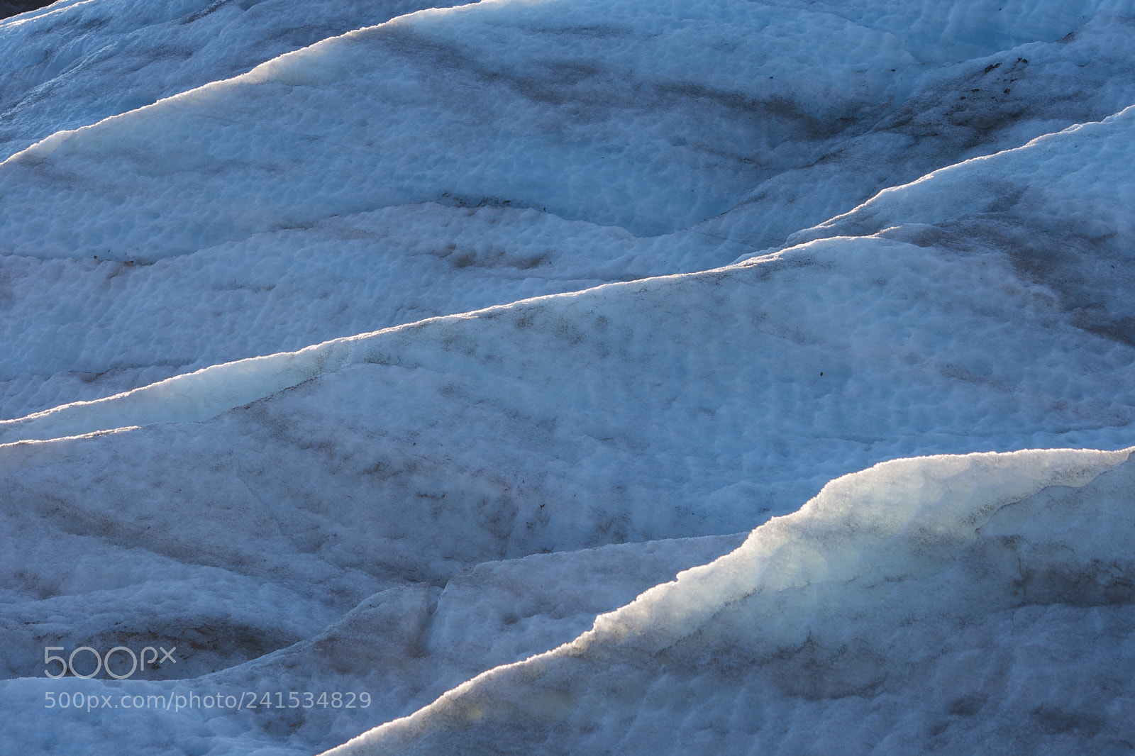 Canon EOS 400D (EOS Digital Rebel XTi / EOS Kiss Digital X) sample photo. Lines of a glacier photography