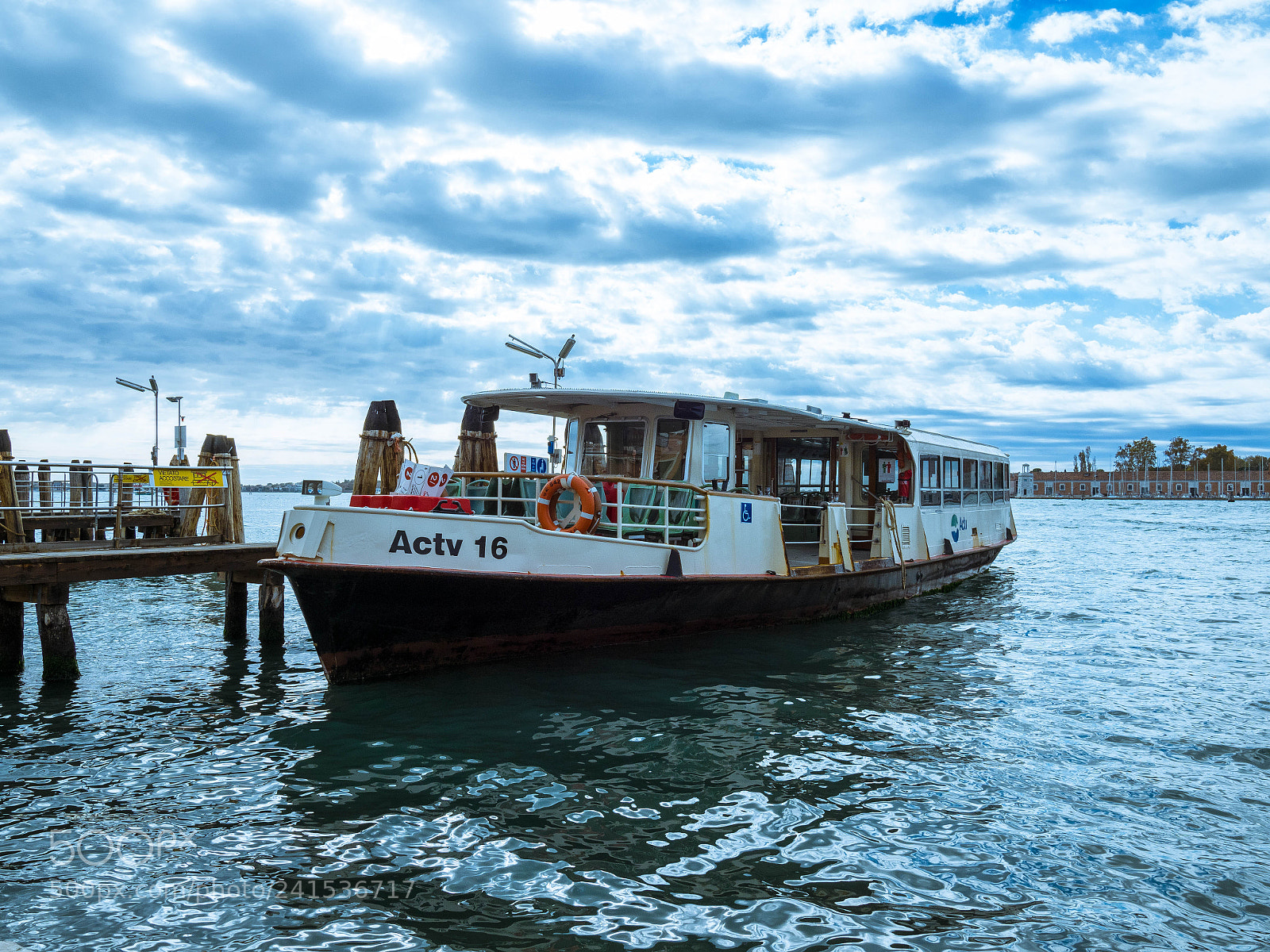 Olympus OM-D E-M1 Mark II sample photo. Waterbus no. 16 photography