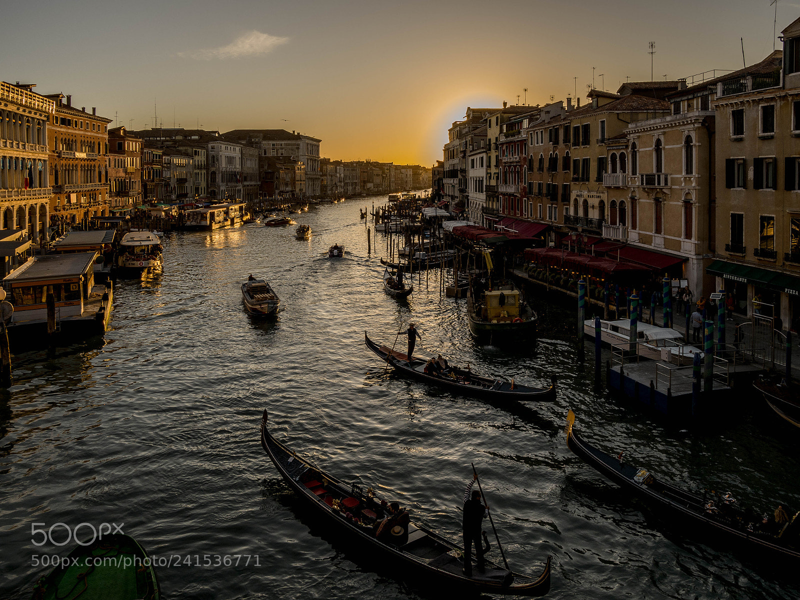 Olympus OM-D E-M1 Mark II sample photo. Sunset in venice photography