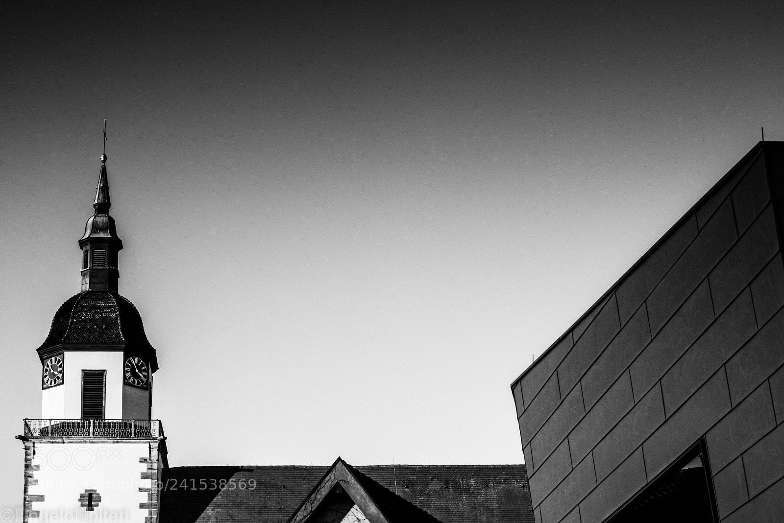 Samsung NX1 sample photo. Old and new peterskirche photography